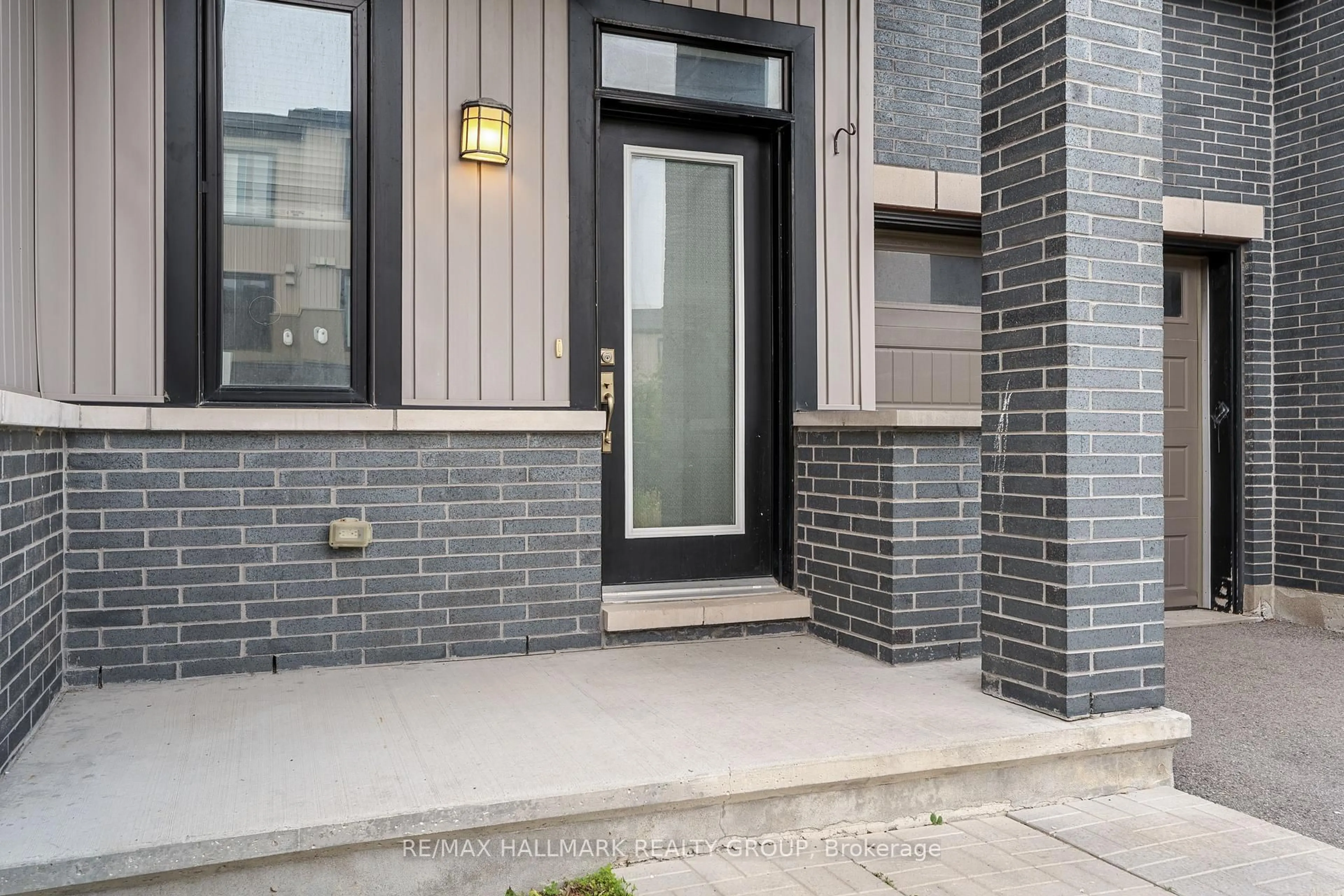Home with brick exterior material, street for 521 Radiant Private, Ottawa Ontario K2M 0M9