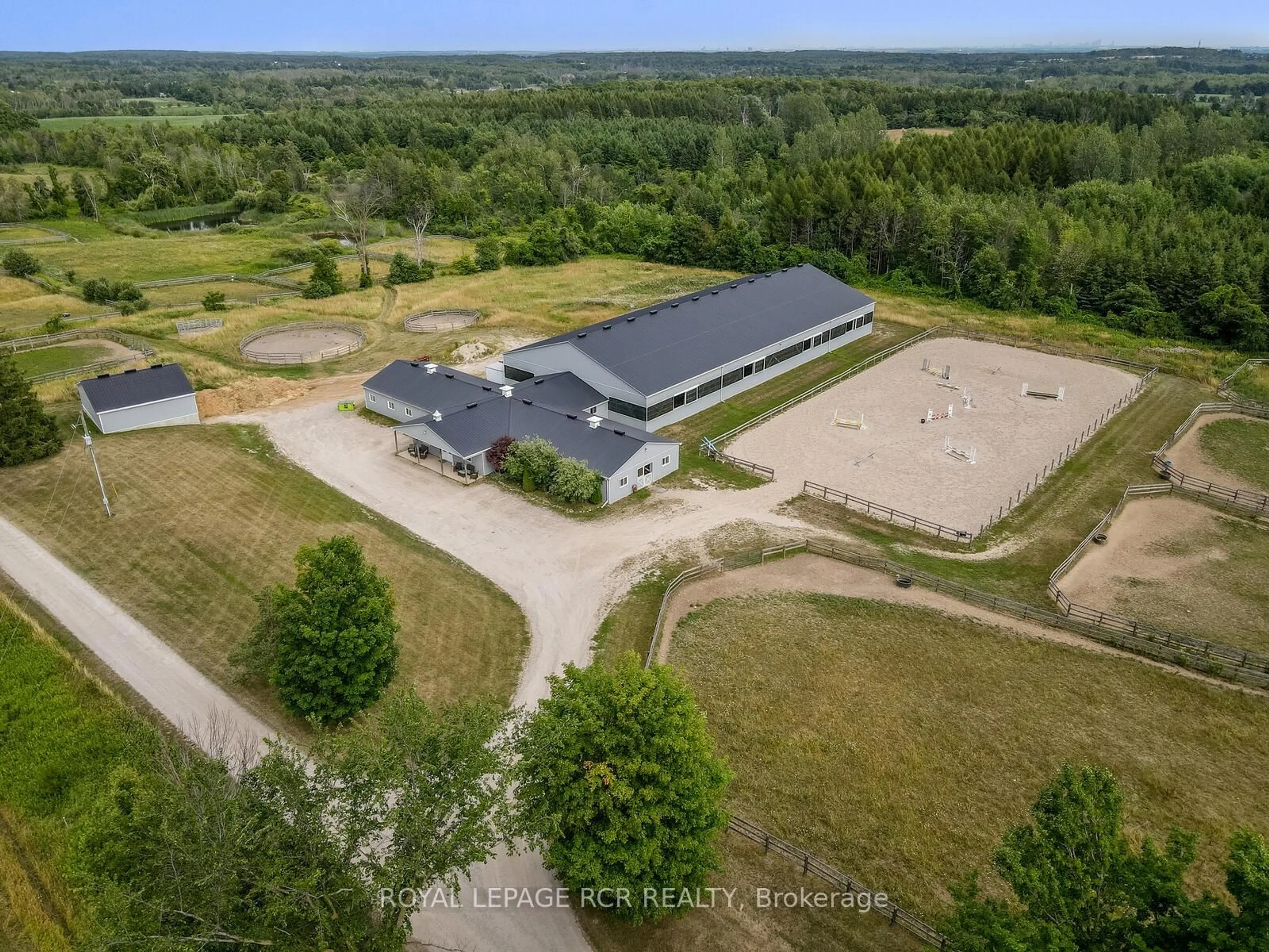 A pic from outside/outdoor area/front of a property/back of a property/a pic from drone, building for 5031 Sixth Line, Erin Ontario L7J 2L8
