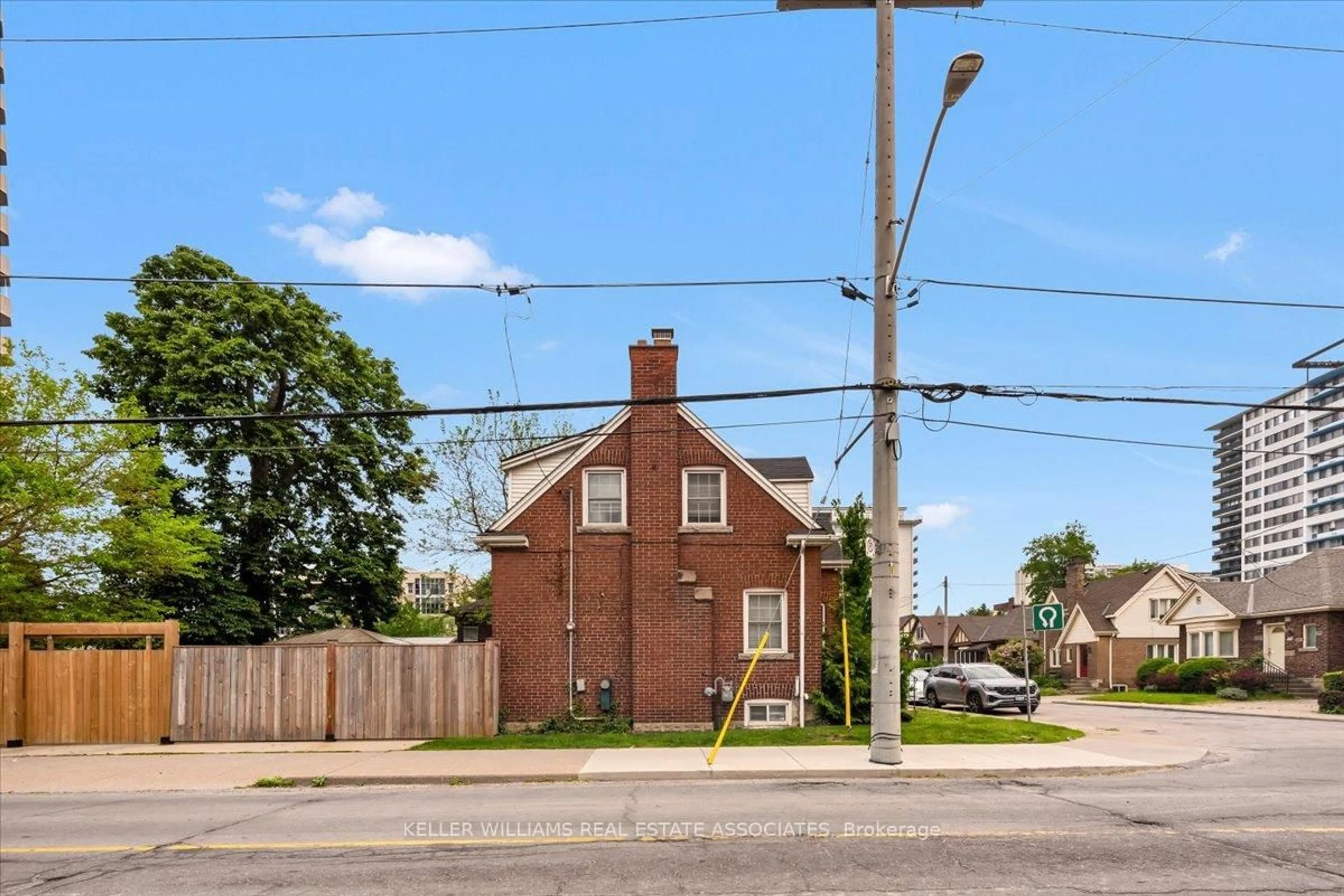 Home with brick exterior material, street for 22 Wesanford Pl, Hamilton Ontario L8P 1N6
