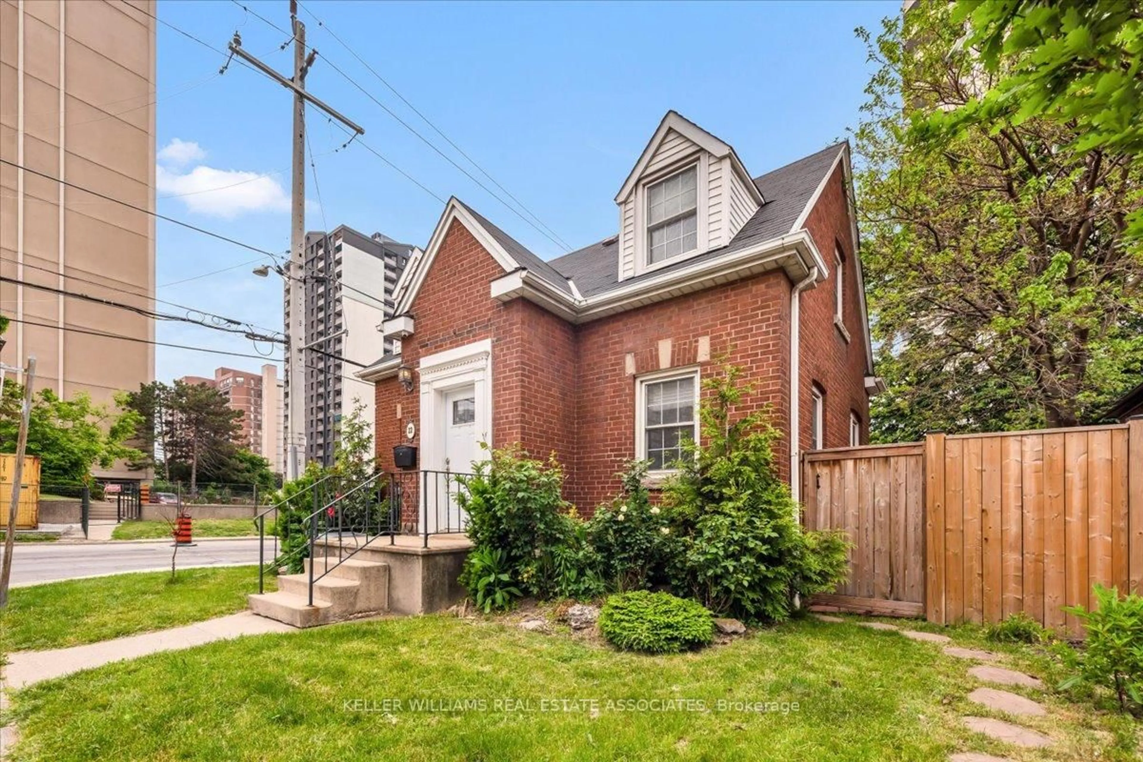 Home with brick exterior material, street for 22 Wesanford Pl, Hamilton Ontario L8P 1N6