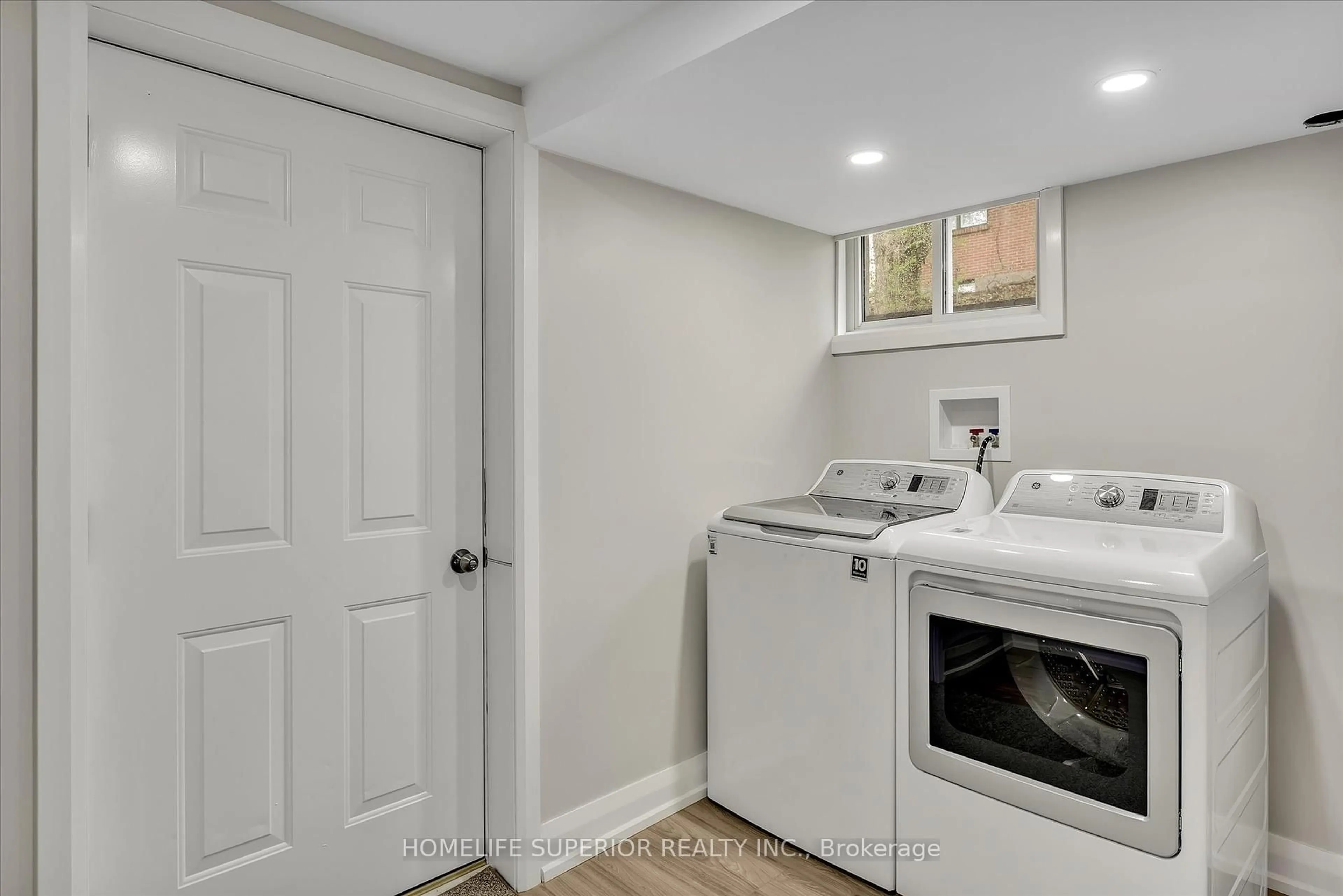 Laundry room for 1243 Albertus Ave, Peterborough Central Ontario K9J 6A3