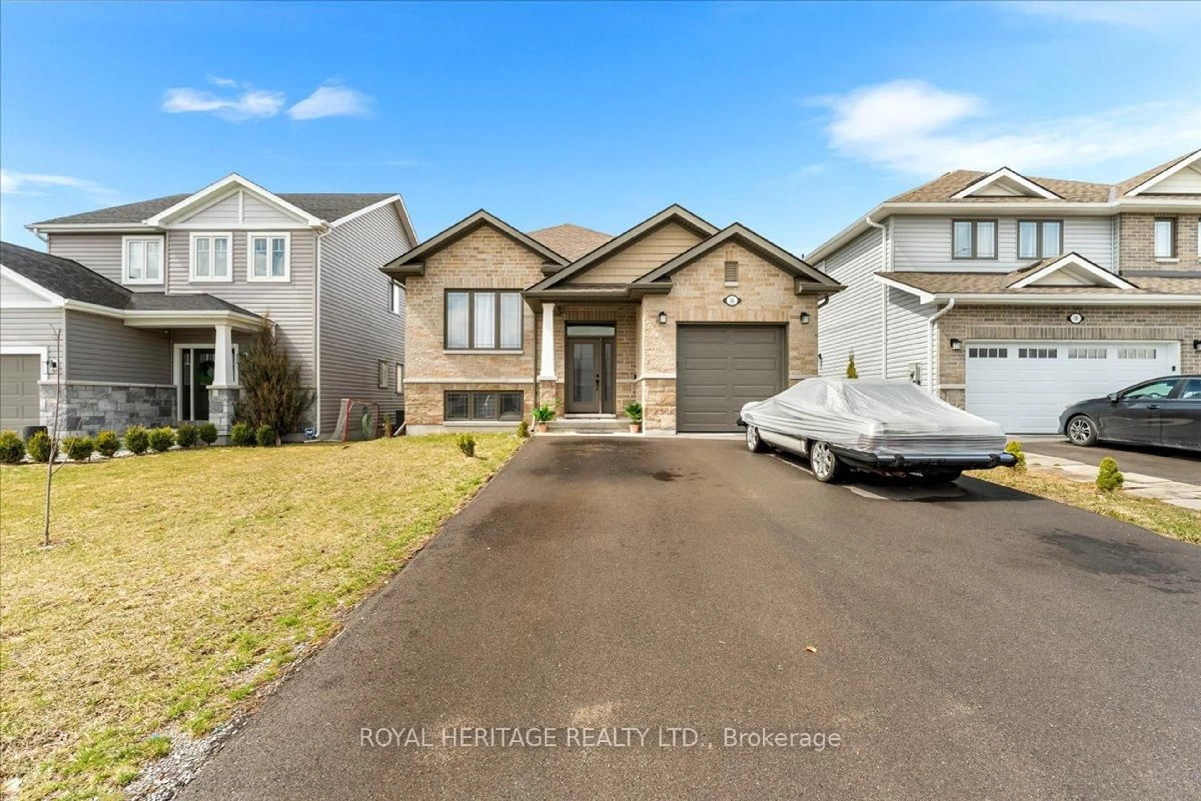 Home with vinyl exterior material, street for 16 CYPRESS Dr, Belleville Ontario K8N 0J6