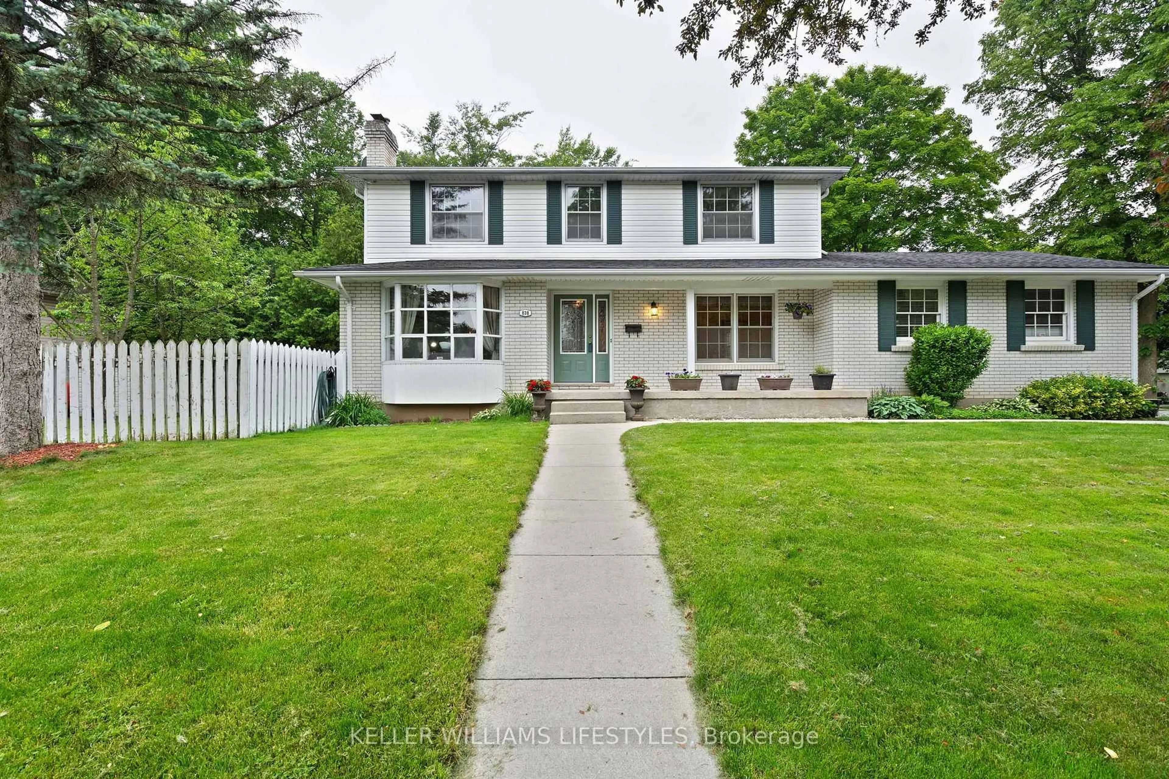 Home with vinyl exterior material, street for 836 Westbury Cres, London South Ontario N6J 3C9