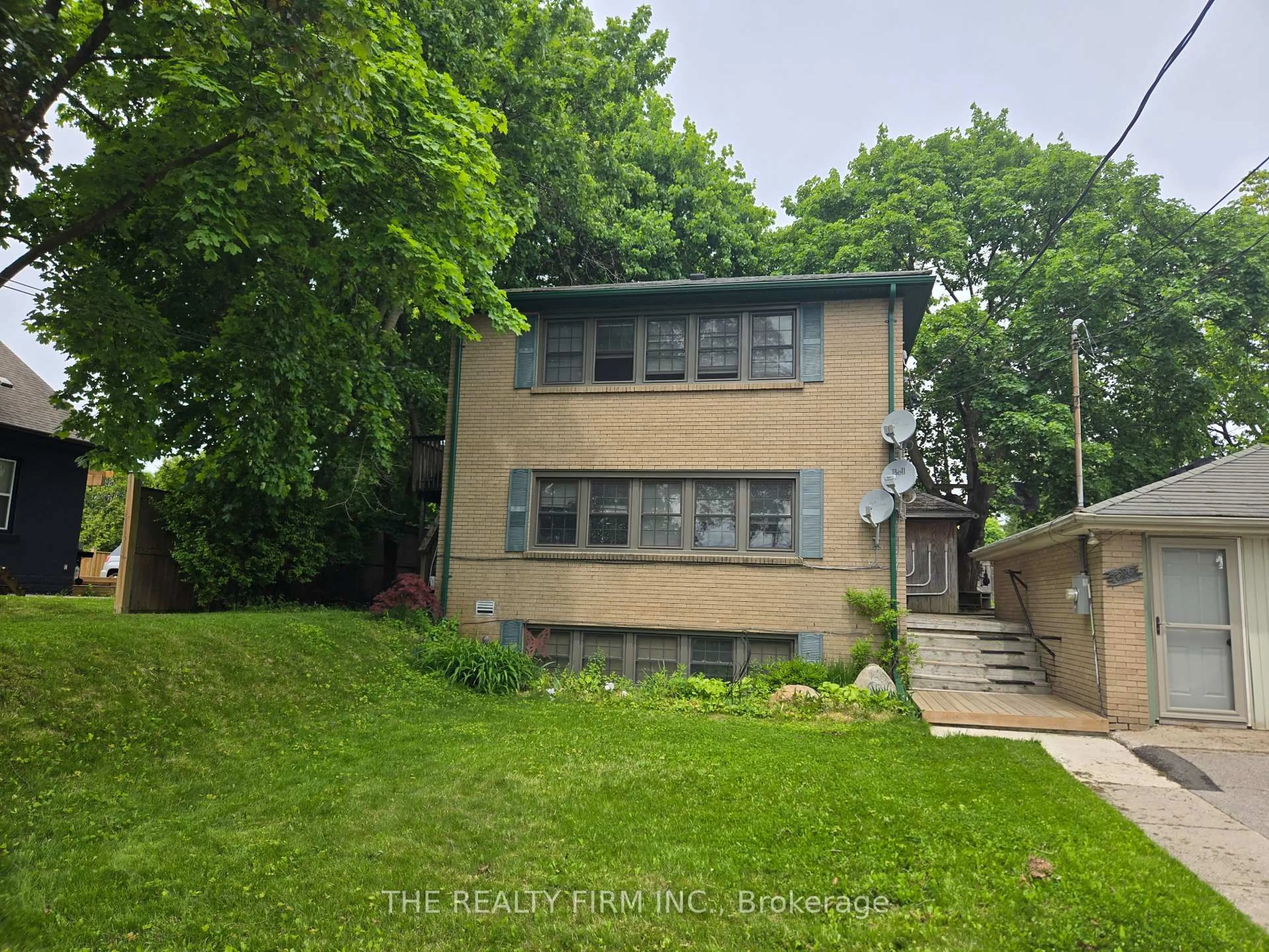 A pic from outside/outdoor area/front of a property/back of a property/a pic from drone, street for 7076 Longwoods Rd, London South Ontario N6P 1P9