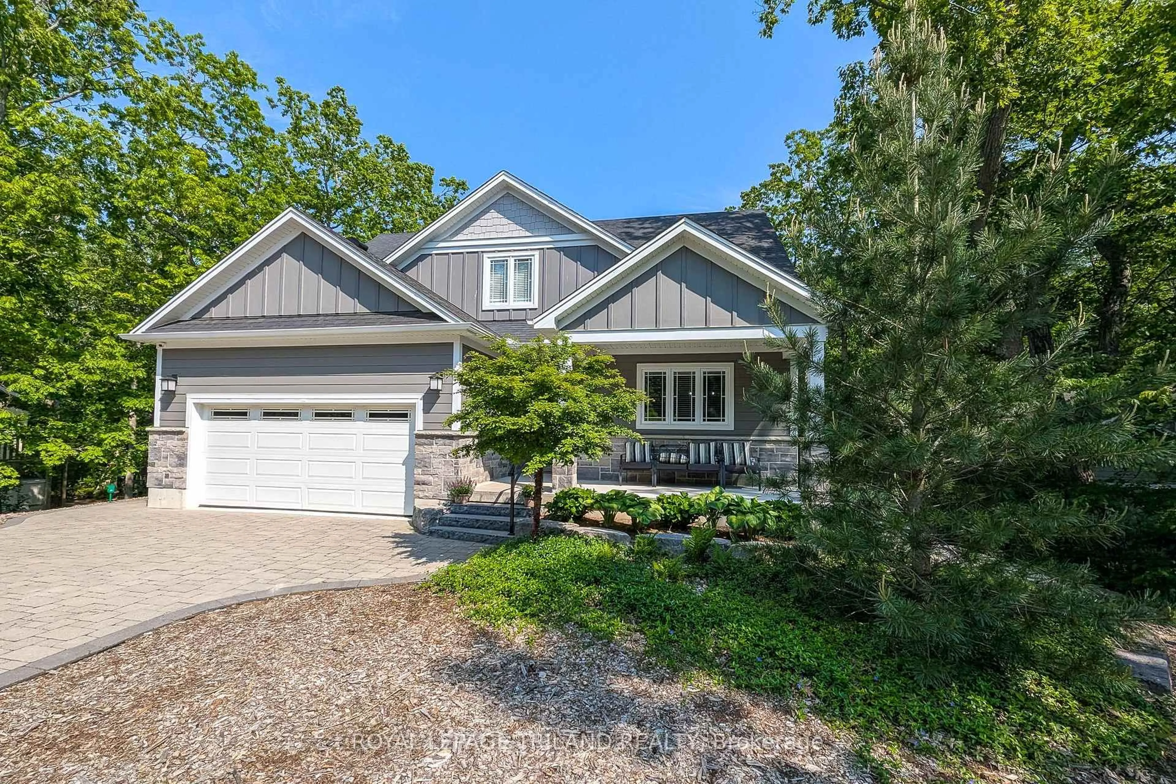 Unknown for 10124 SANDALWOOD Cres, Lambton Shores Ontario N0M 1T0