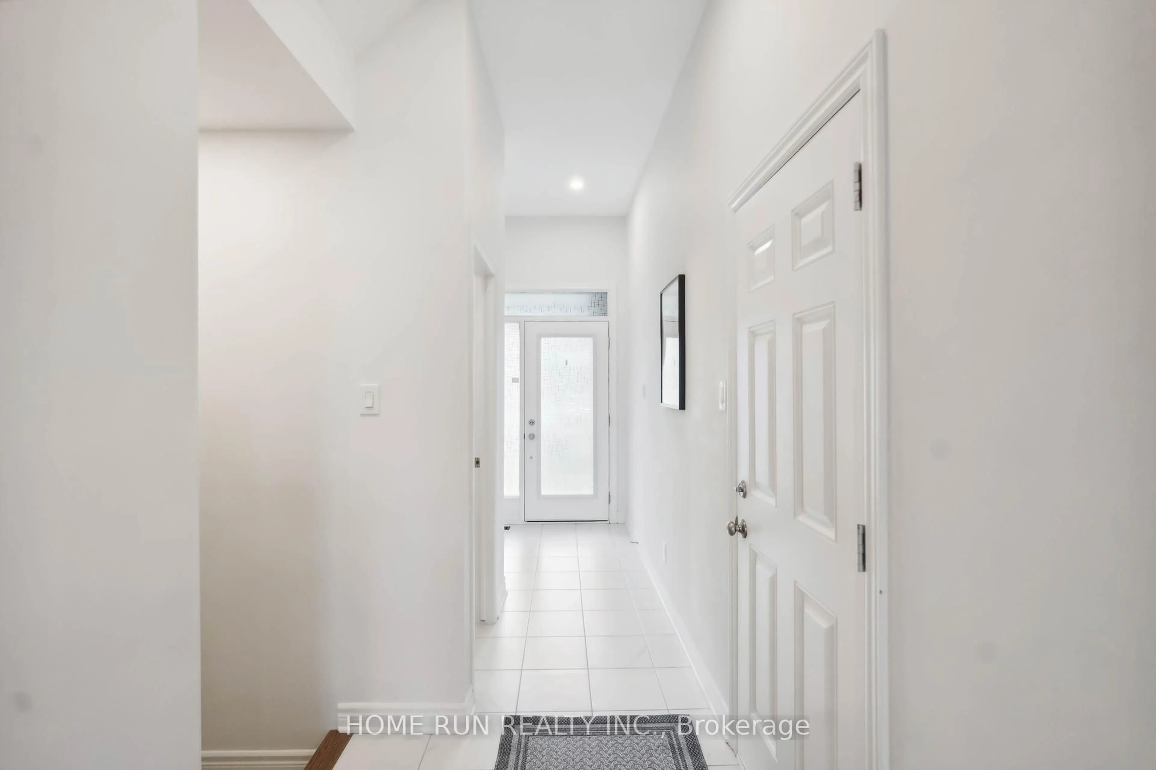 Indoor entryway for 66 Canvasback Rdge, Ottawa Ontario K4M 0P6