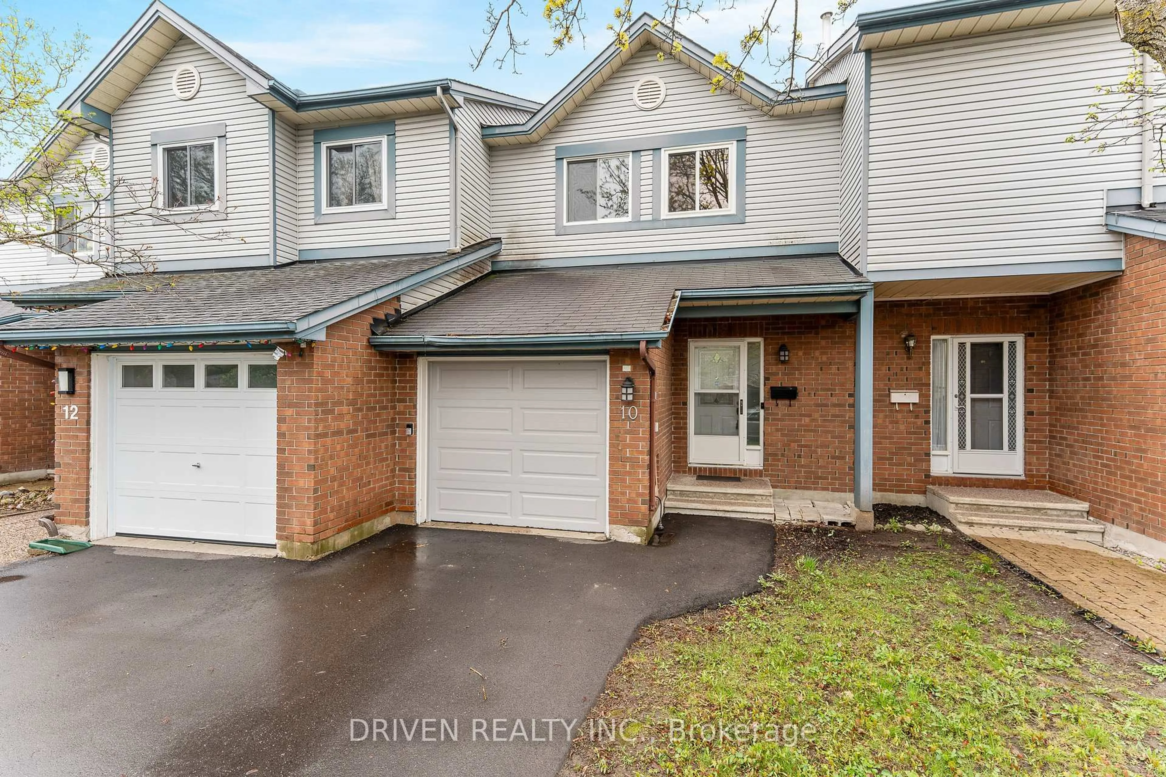 A pic from outside/outdoor area/front of a property/back of a property/a pic from drone, street for 10 Piper Cres, Kanata Ontario K2K 2S8
