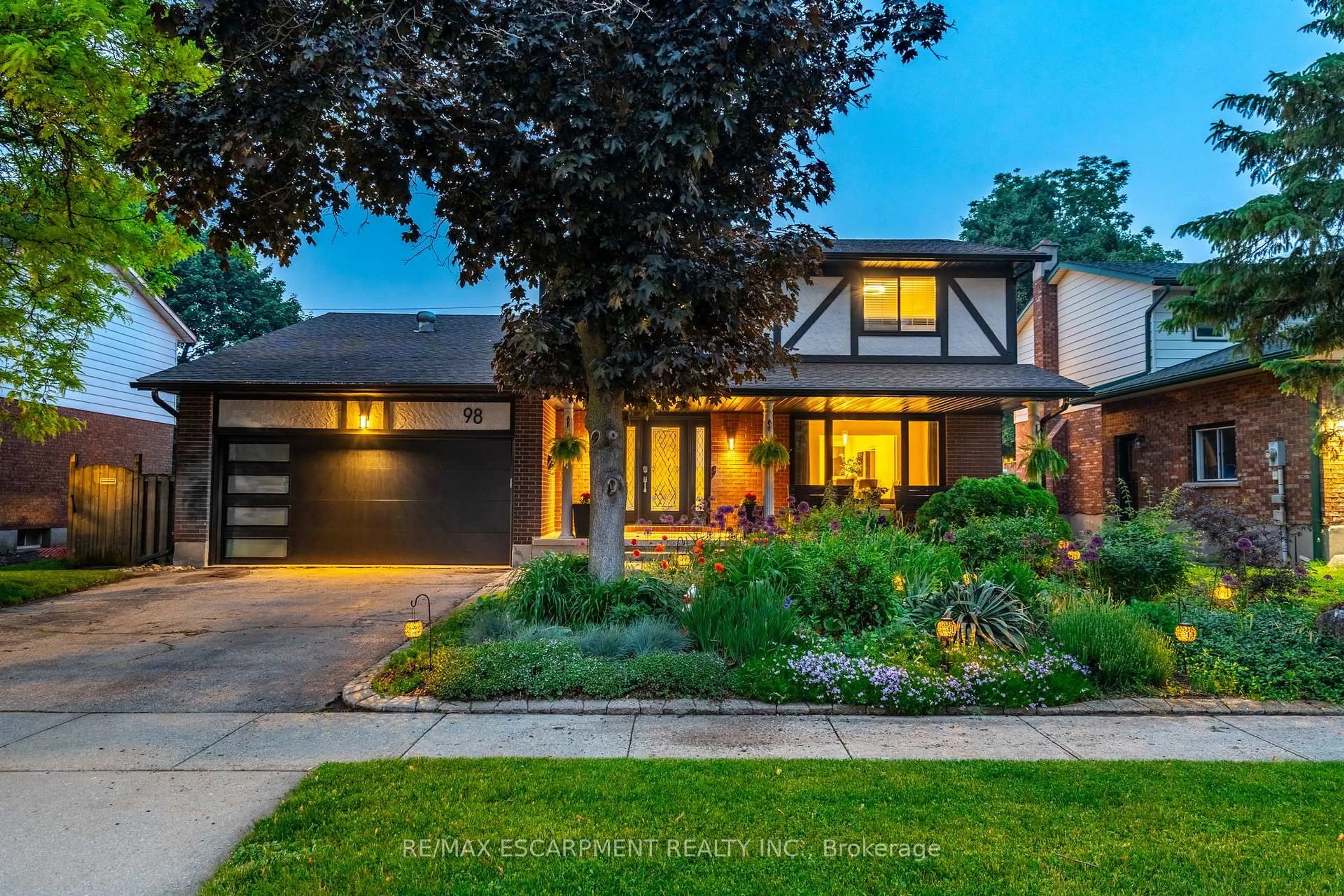 Home with brick exterior material, street for 98 Esther Ave, Cambridge Ontario N1S 4L6