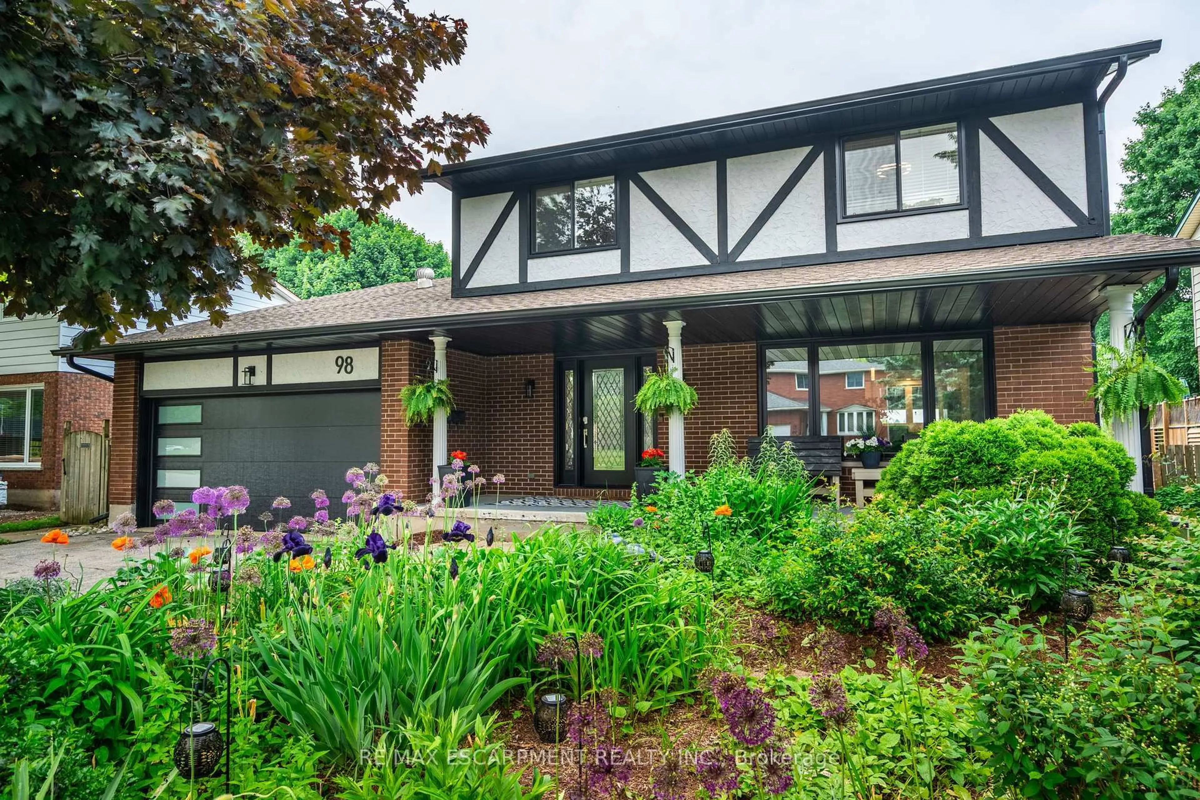 Home with brick exterior material, street for 98 Esther Ave, Cambridge Ontario N1S 4L6