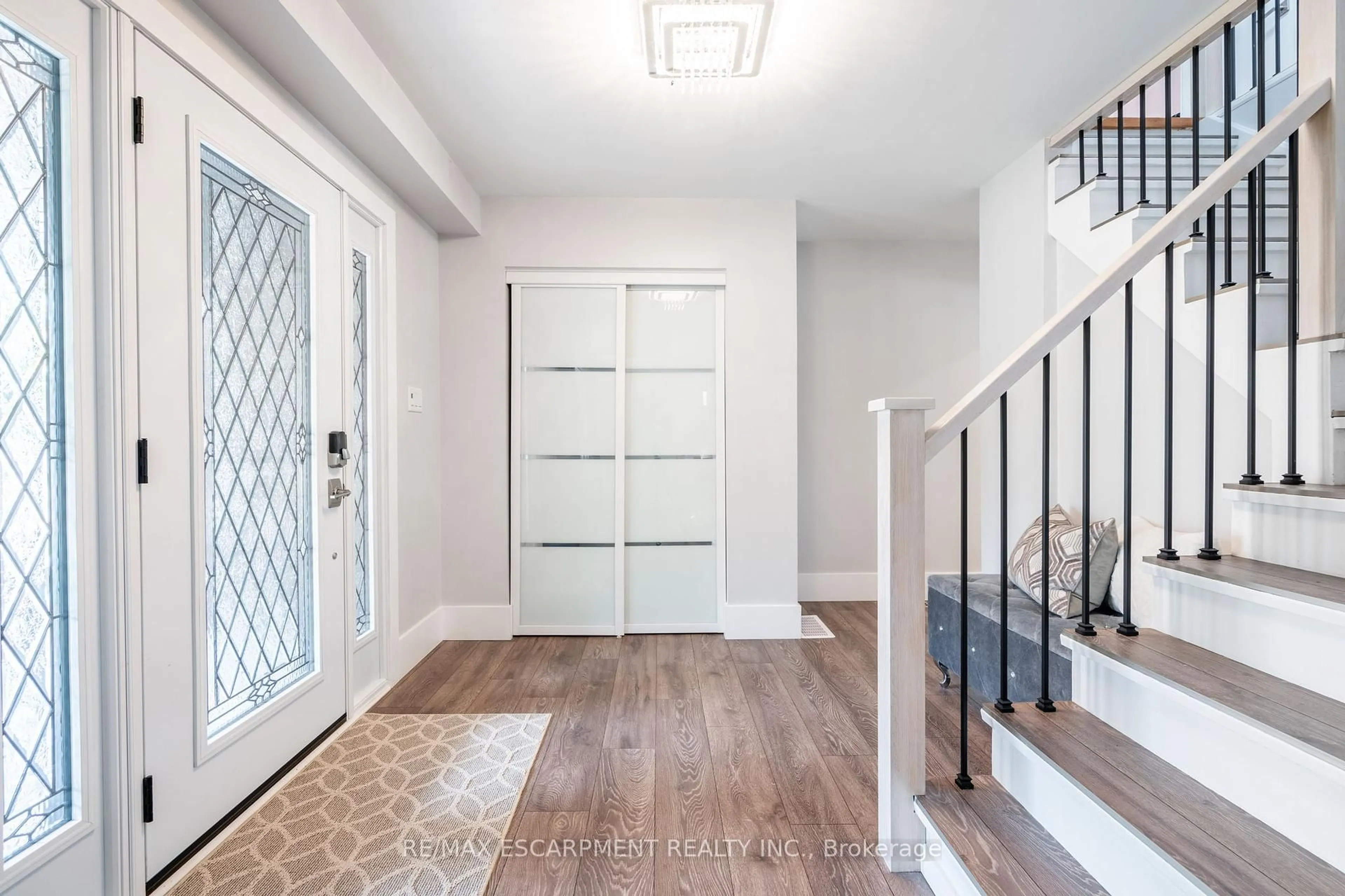 Indoor entryway for 98 Esther Ave, Cambridge Ontario N1S 4L6