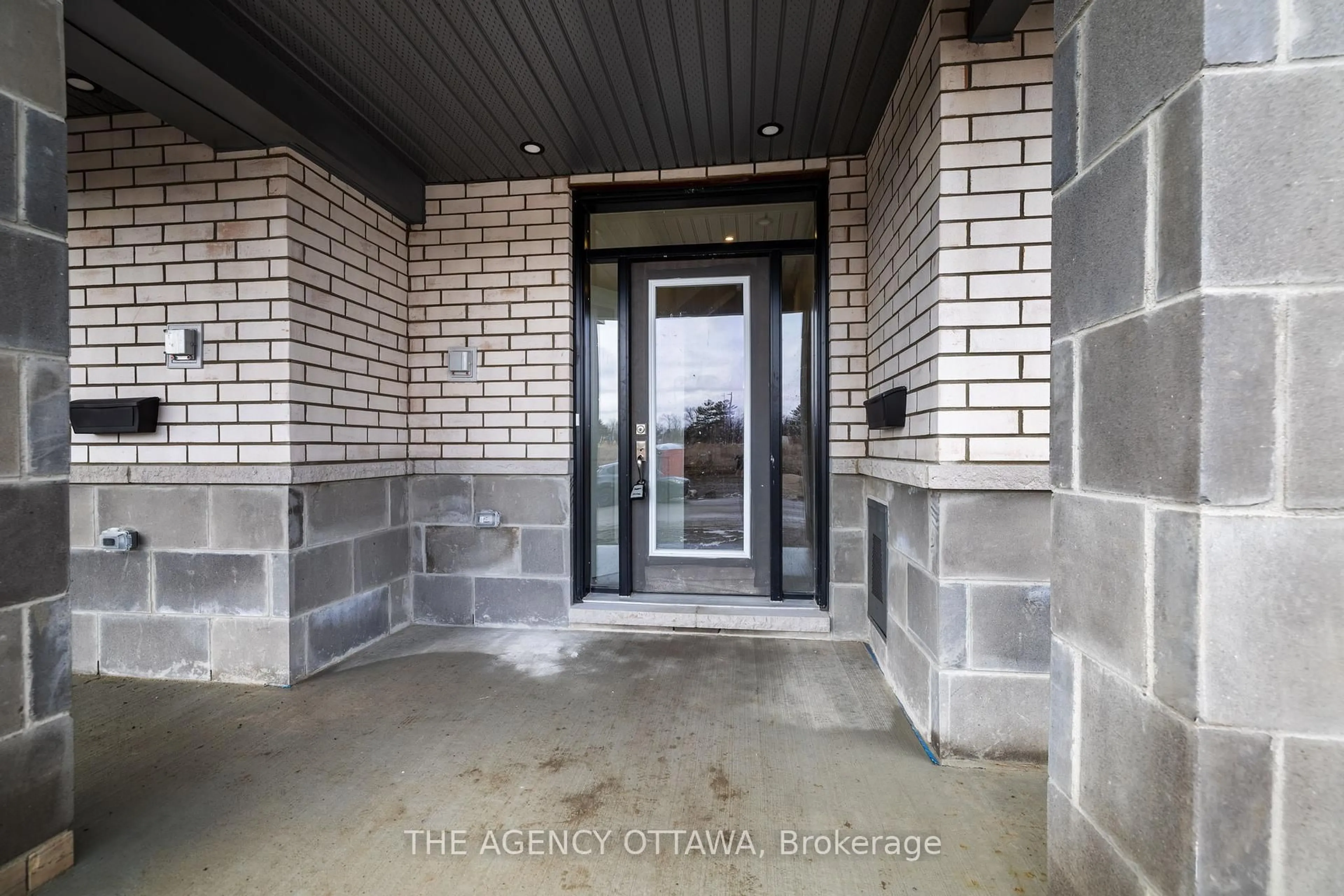 Indoor entryway for 140 SENCHA Terr, Barrhaven Ontario K2J 6Z2