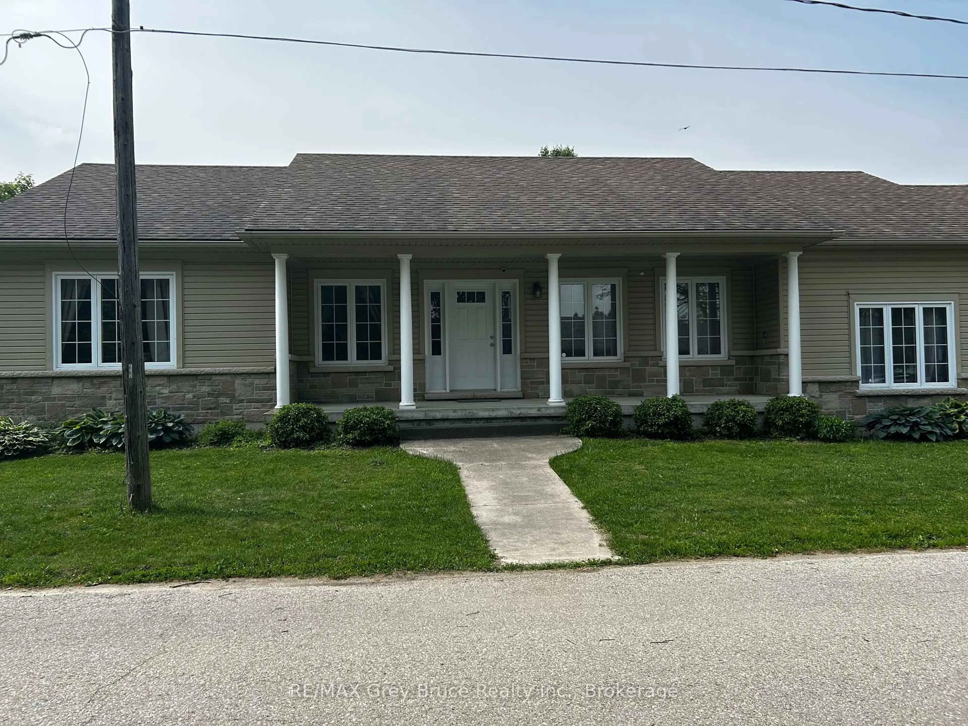 Unknown for 16 Paterson St, Kincardine Ontario N0G 2T0