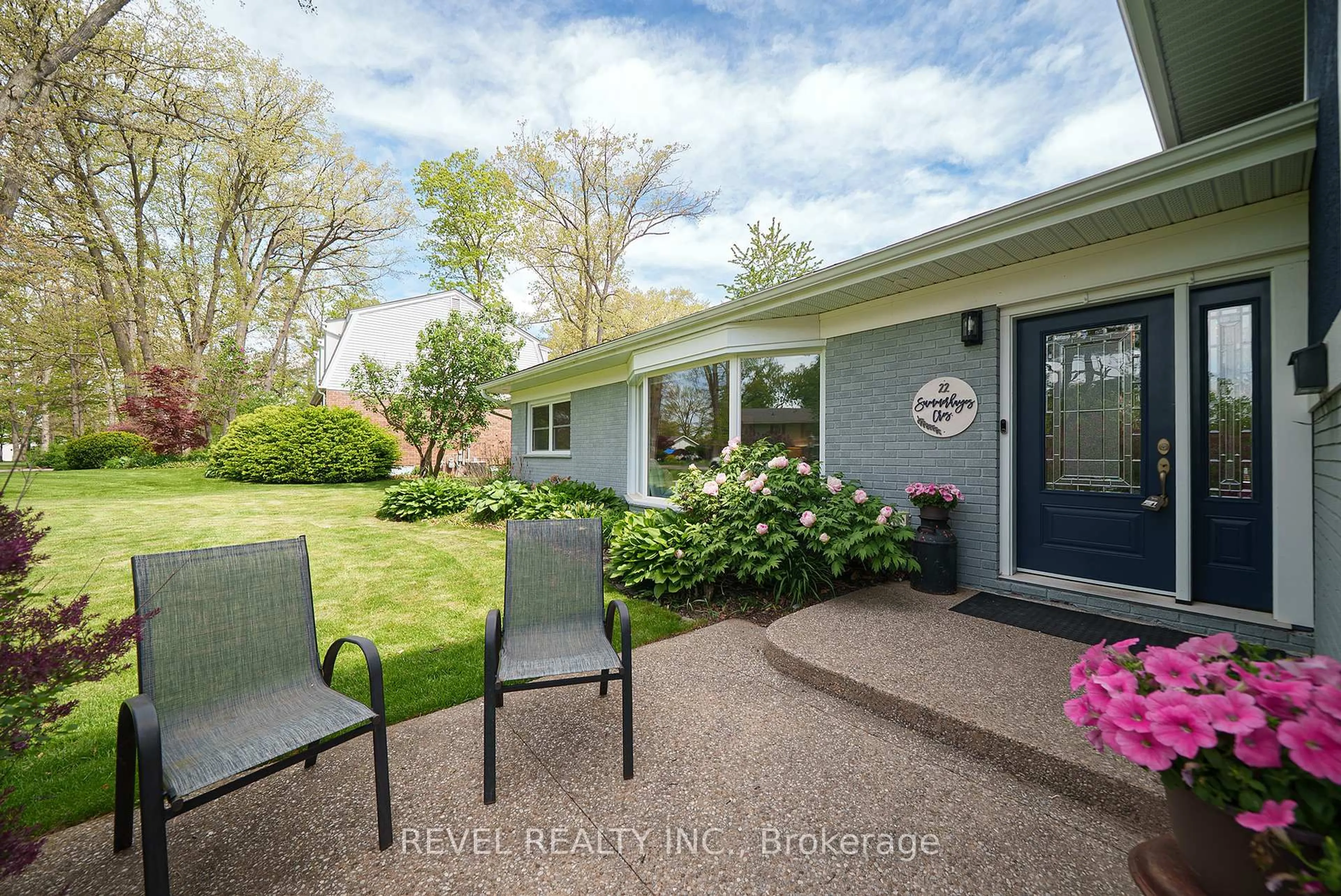 Patio, water/lake/river/ocean view for 22 Summerhayes Cres, Brantford Ontario N3R 5J1