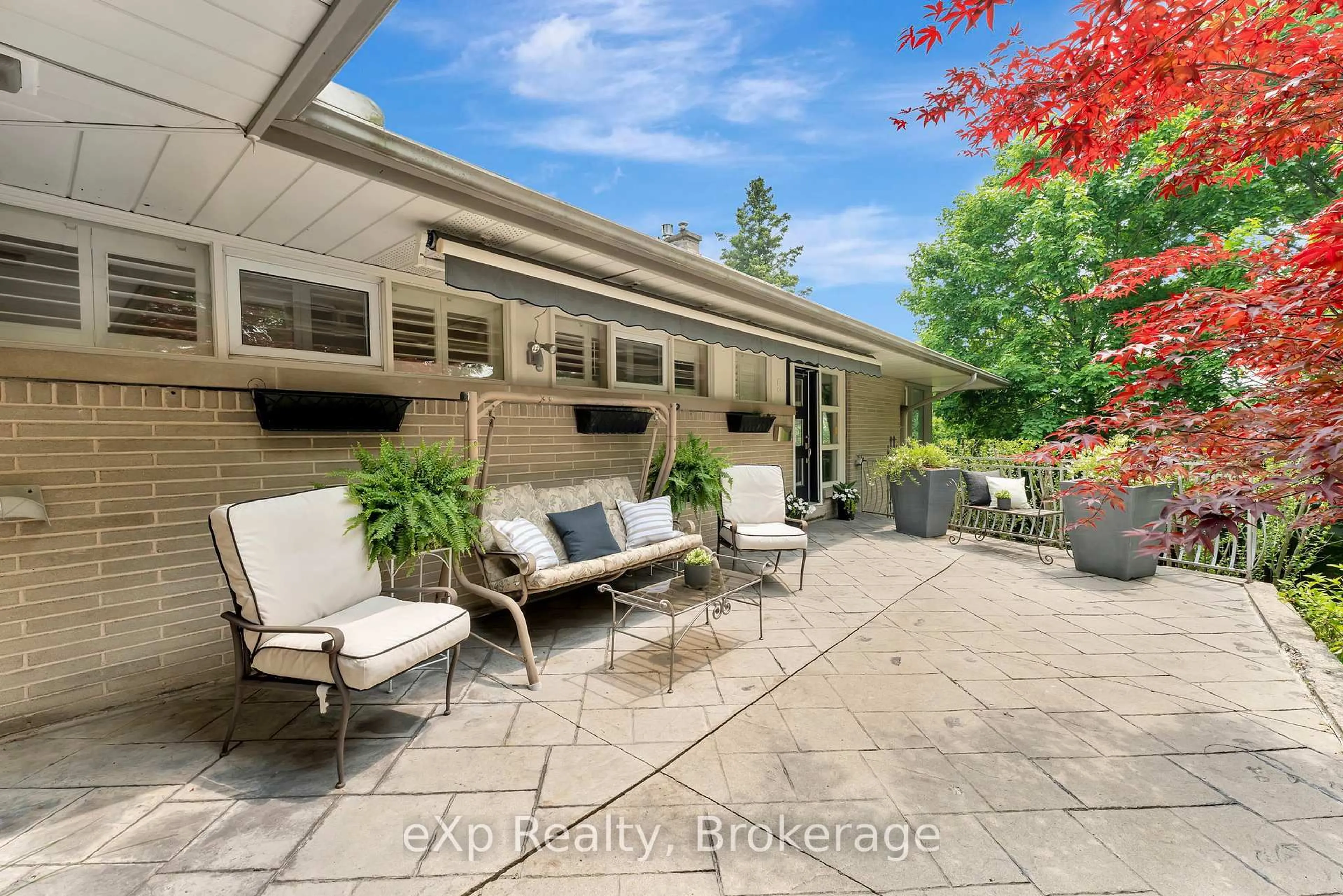 Patio, street for 5 Orchard Cres, Guelph Ontario N1E 1W9