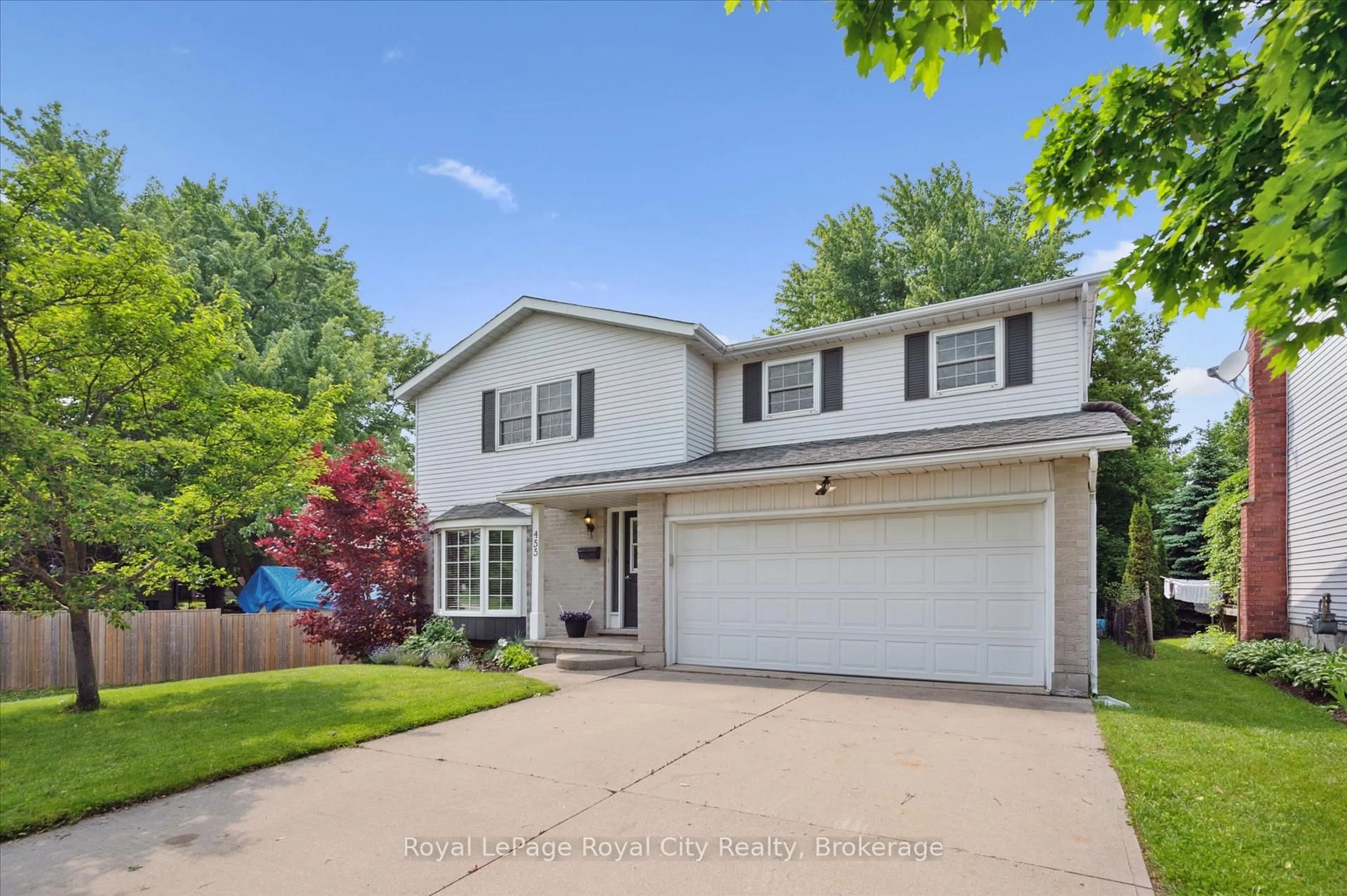 Home with vinyl exterior material, street for 455 Belsyde Ave, Centre Wellington Ontario N1M 3J7