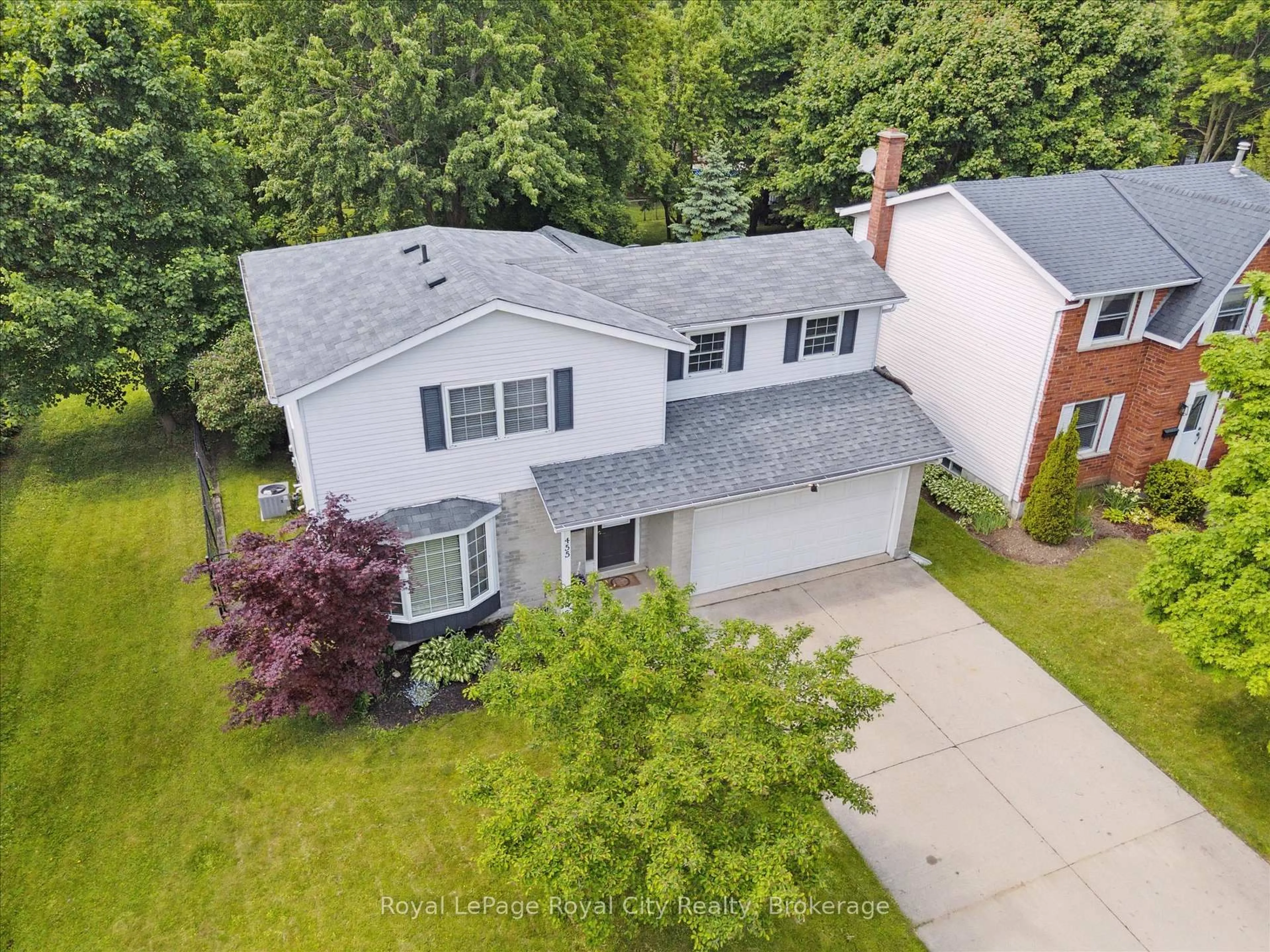 A pic from outside/outdoor area/front of a property/back of a property/a pic from drone, street for 455 Belsyde Ave, Centre Wellington Ontario N1M 3J7