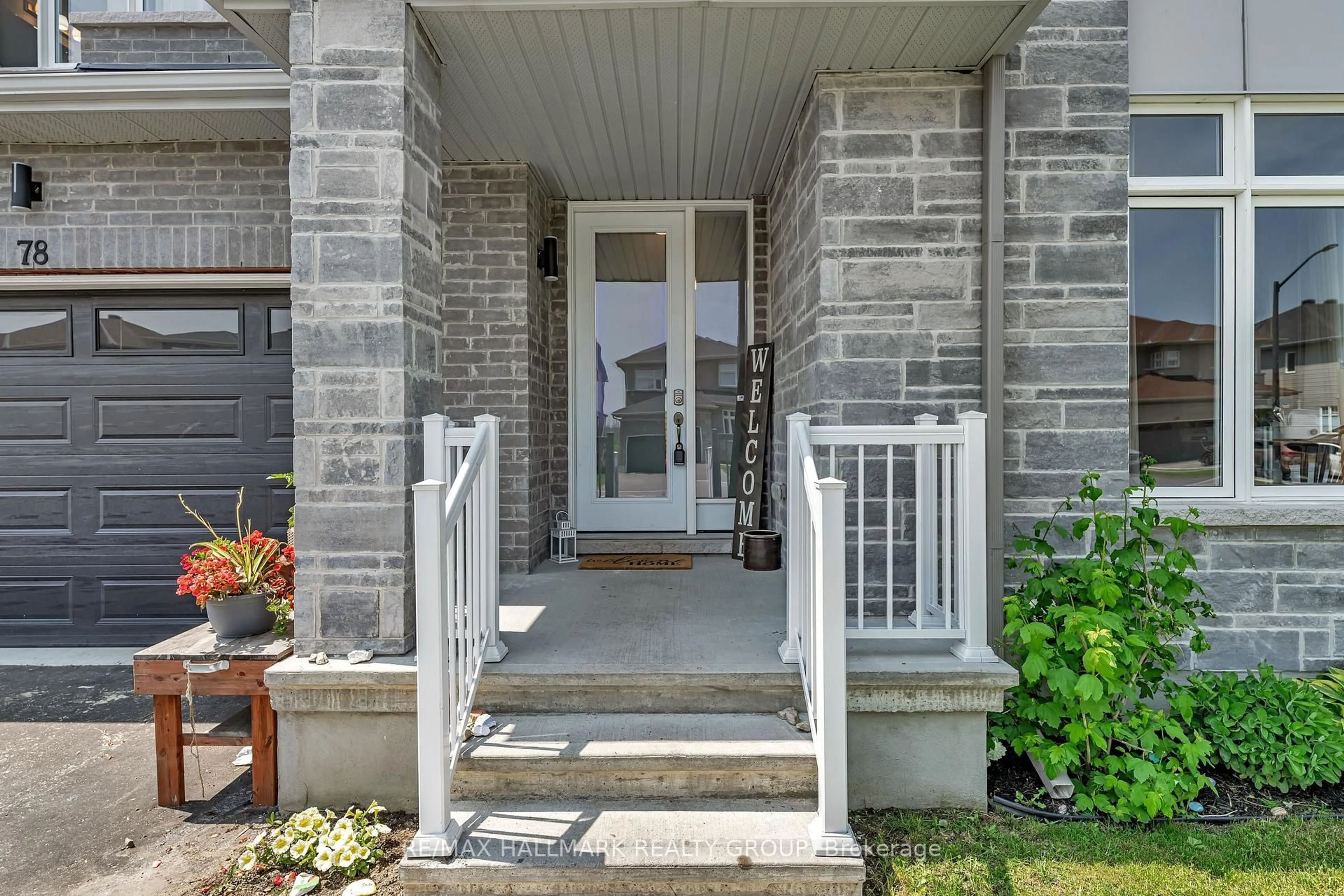 Indoor entryway for 78 Dunlop Rd, Carleton Place Ontario K7C 0R8