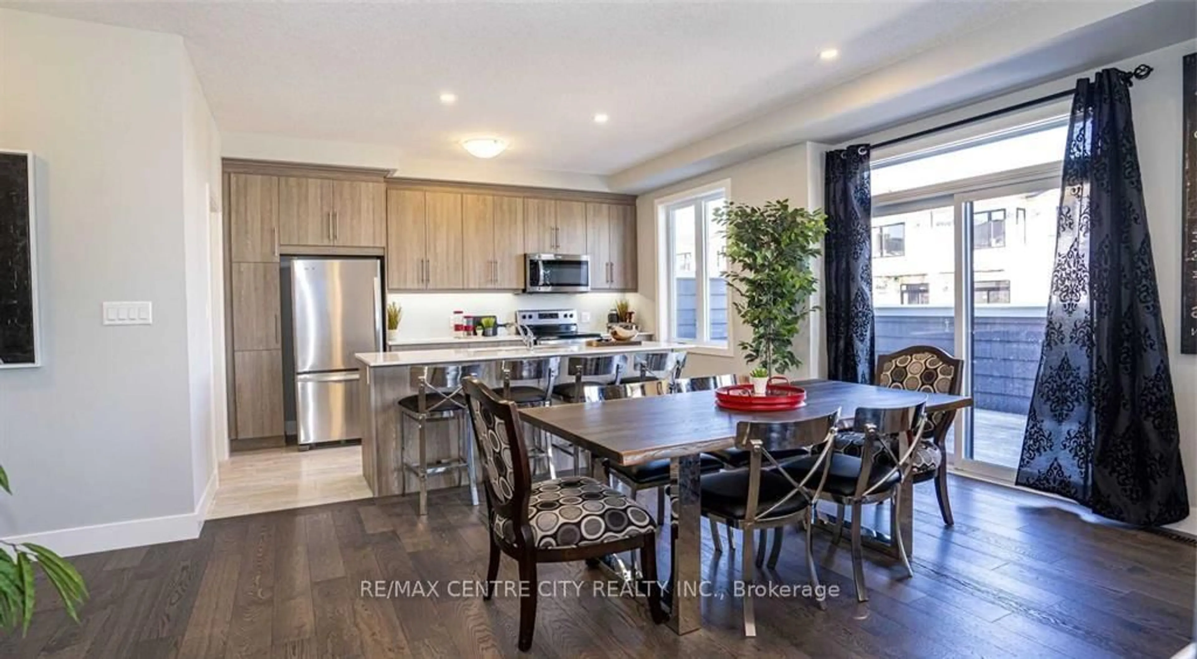 Open concept kitchen, unknown for 177 Edgevalley Rd #195, London East Ontario N5V 0C5