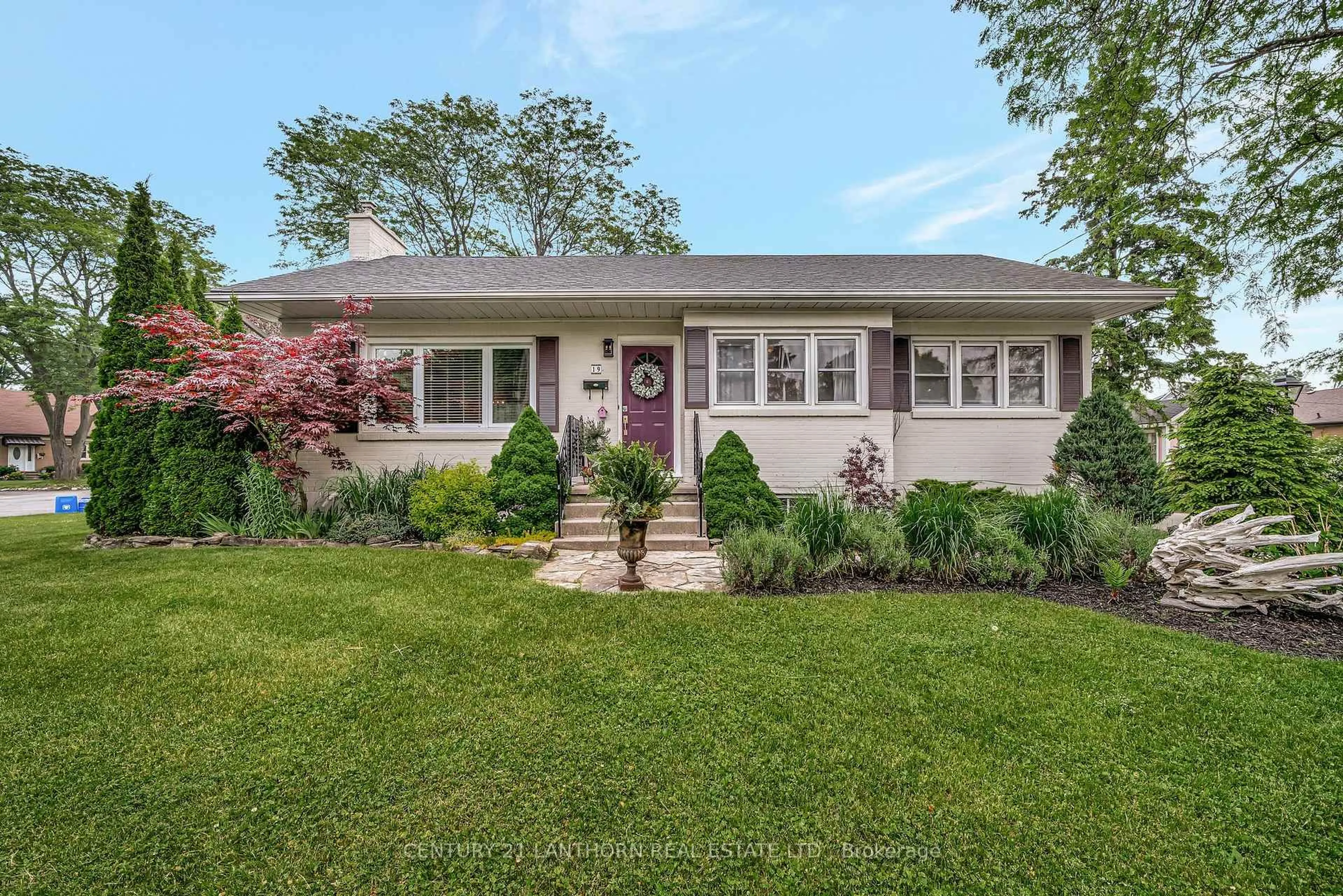 Home with vinyl exterior material, street for 19 Woodland Acre, Belleville Ontario K8N 4K2
