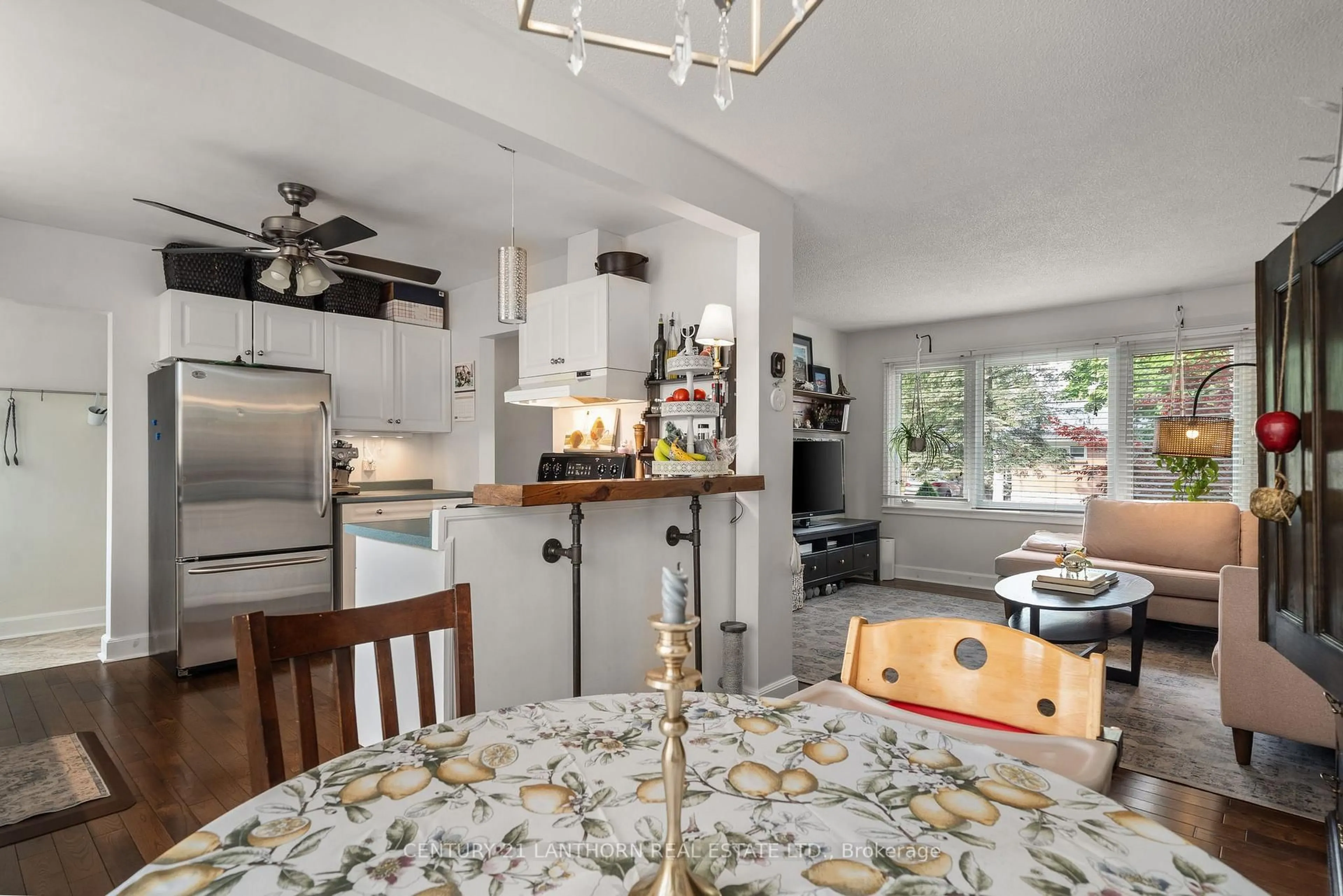 Open concept kitchen, unknown for 19 Woodland Acre, Belleville Ontario K8N 4K2
