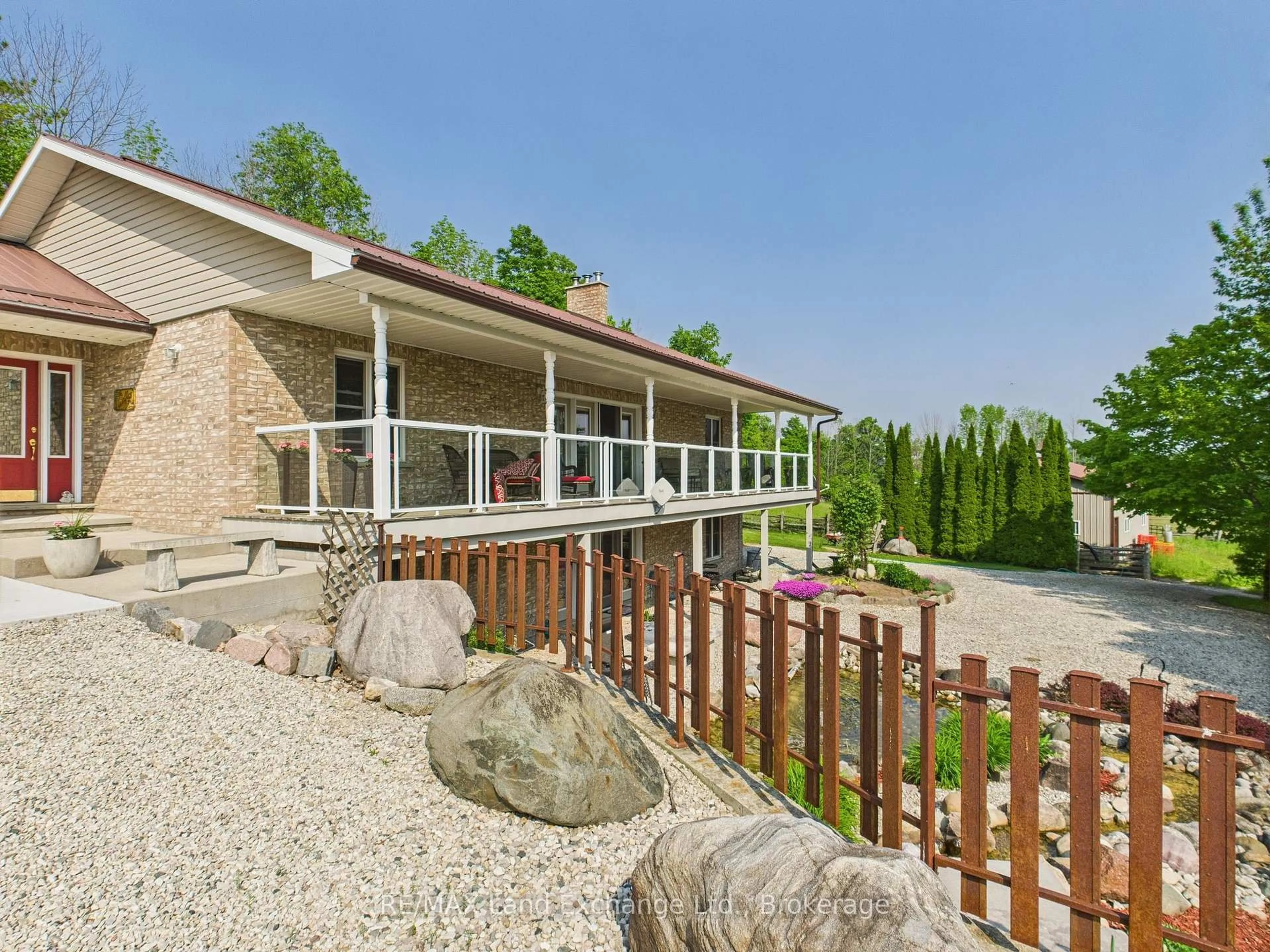 Patio, mountain view for 390 Paradise Lake St, Huron-Kinloss Ontario N0G 2H0