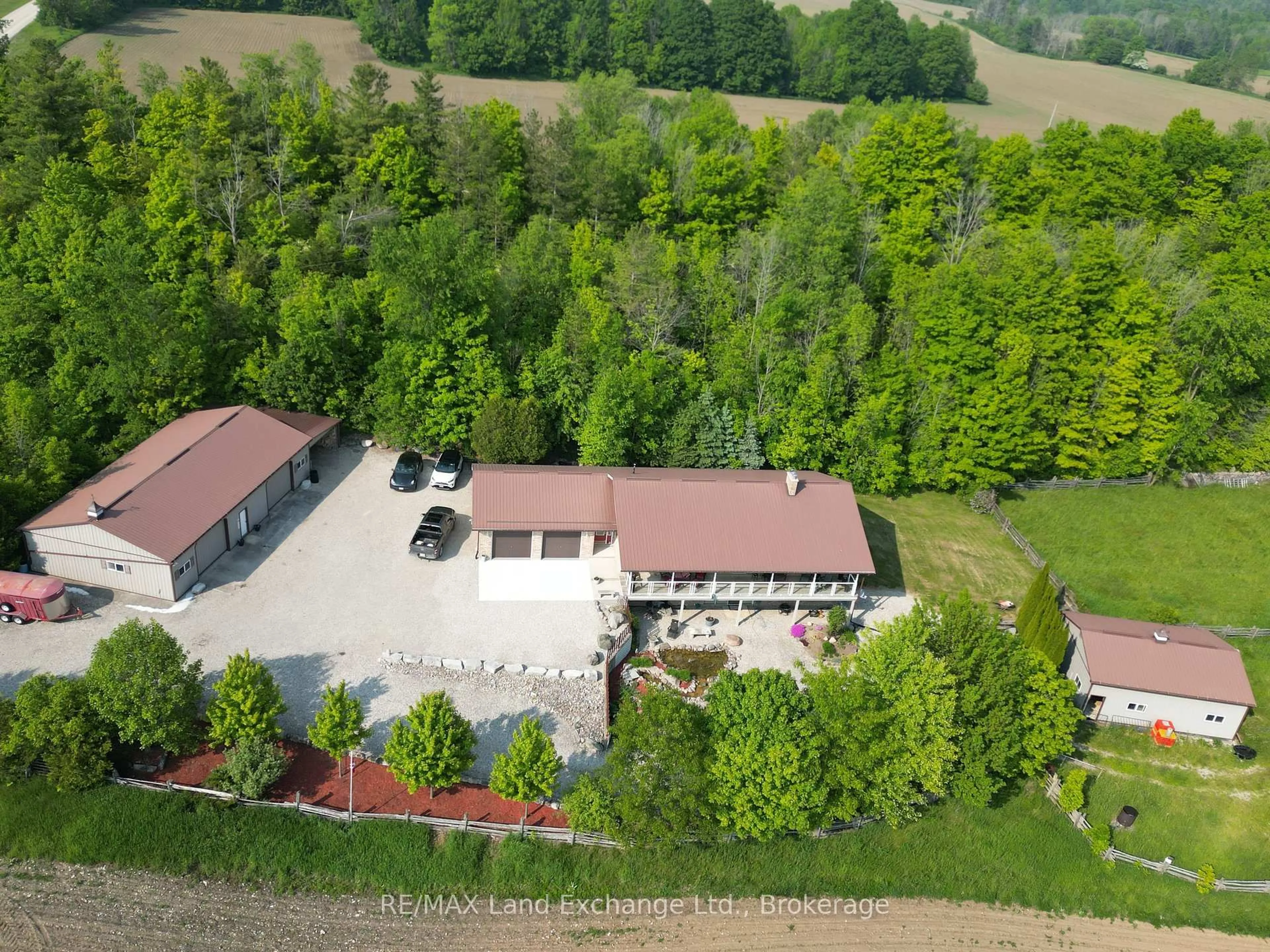 A pic from outside/outdoor area/front of a property/back of a property/a pic from drone, unknown for 390 Paradise Lake St, Huron-Kinloss Ontario N0G 2H0
