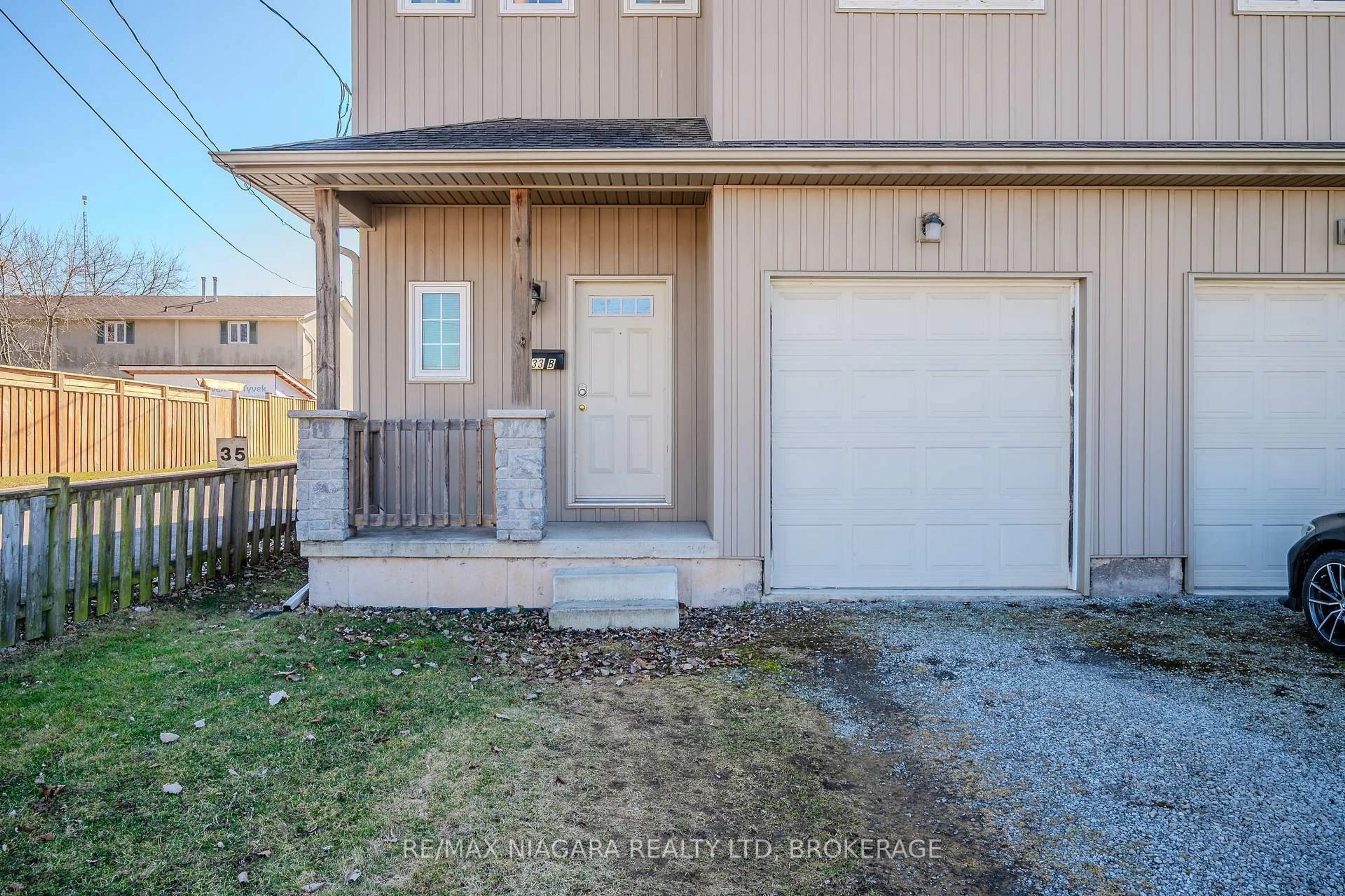 Unknown for 33B Pinecrest Rd, St. Catharines Ontario L2T 1C9