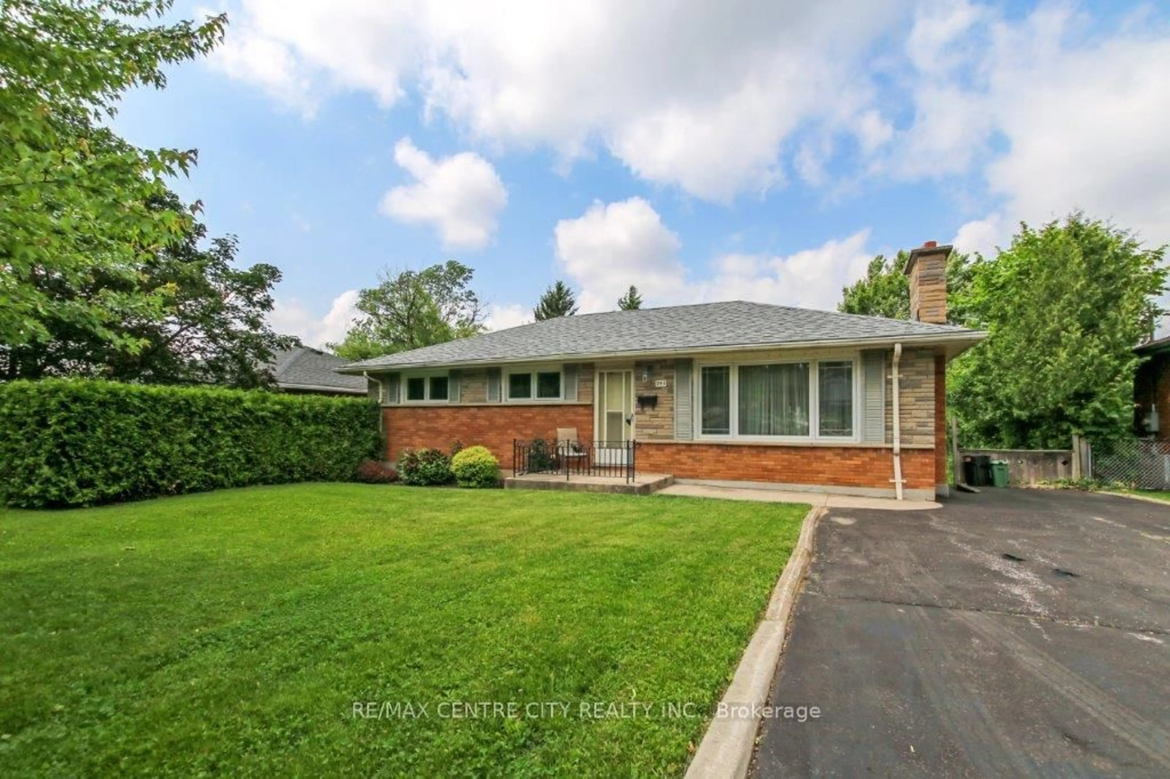 Home with brick exterior material, street for 294 Burlington Cres, London South Ontario N5Z 3G5
