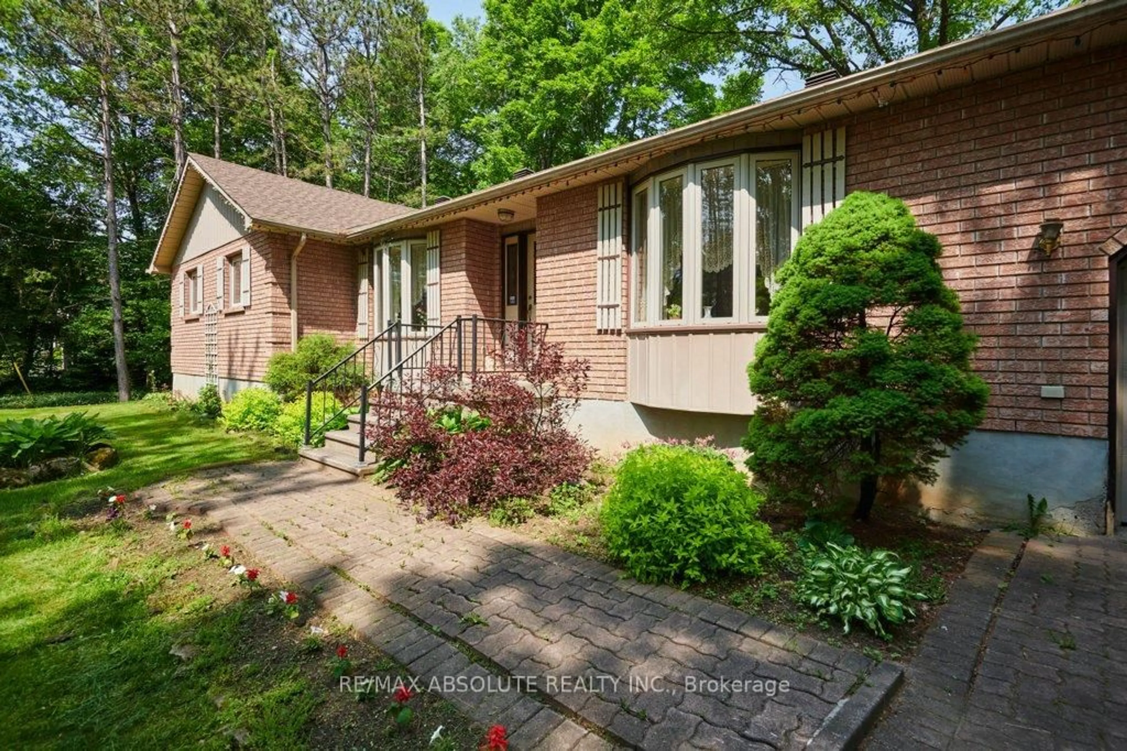 Home with brick exterior material, street for 8344 Forest Green Cres, Metcalfe Ontario K0A 2P0