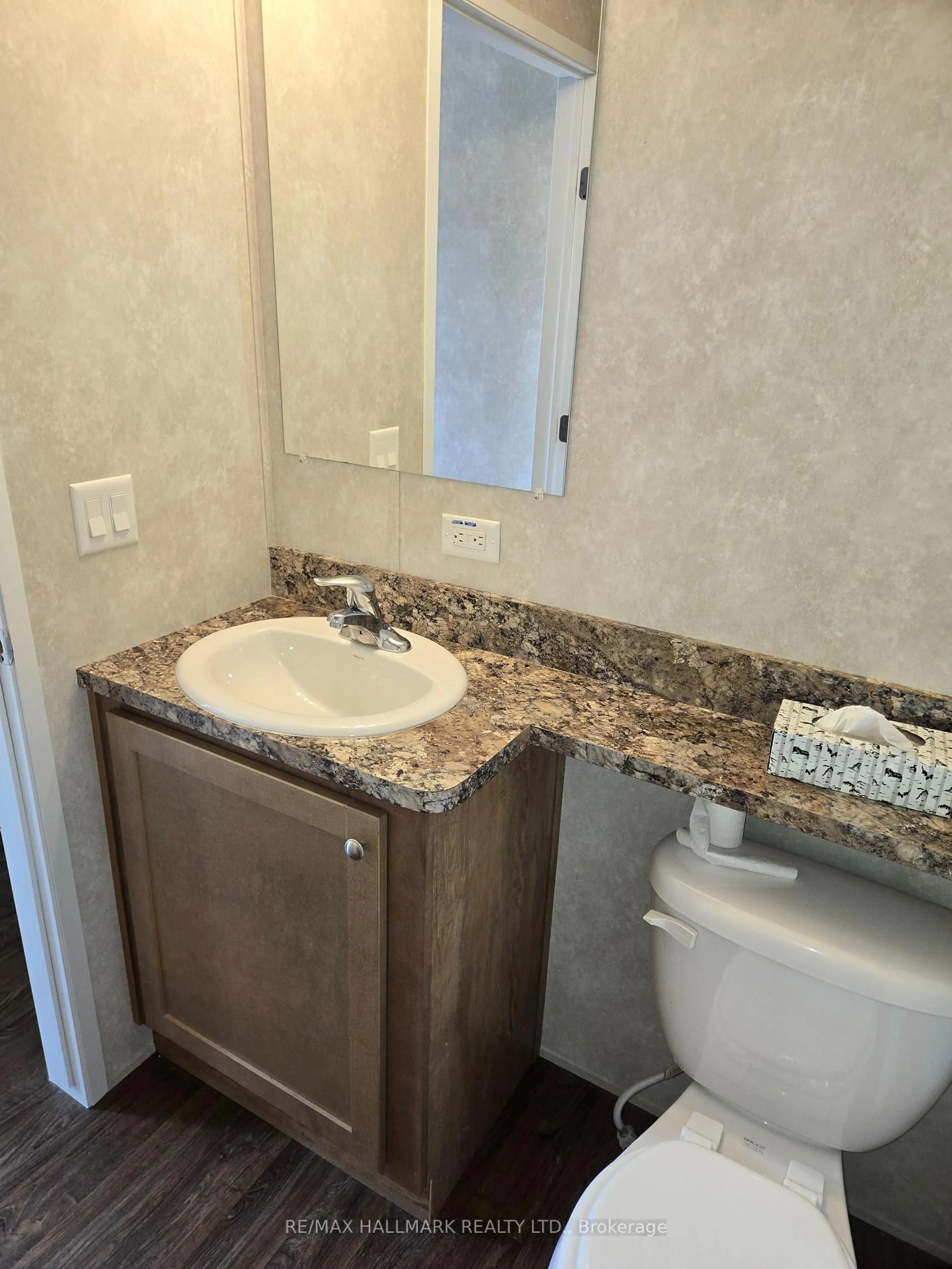 Standard bathroom, unknown for 99 Fourth Concession Rd #614, Brant Ontario N0E 1A0