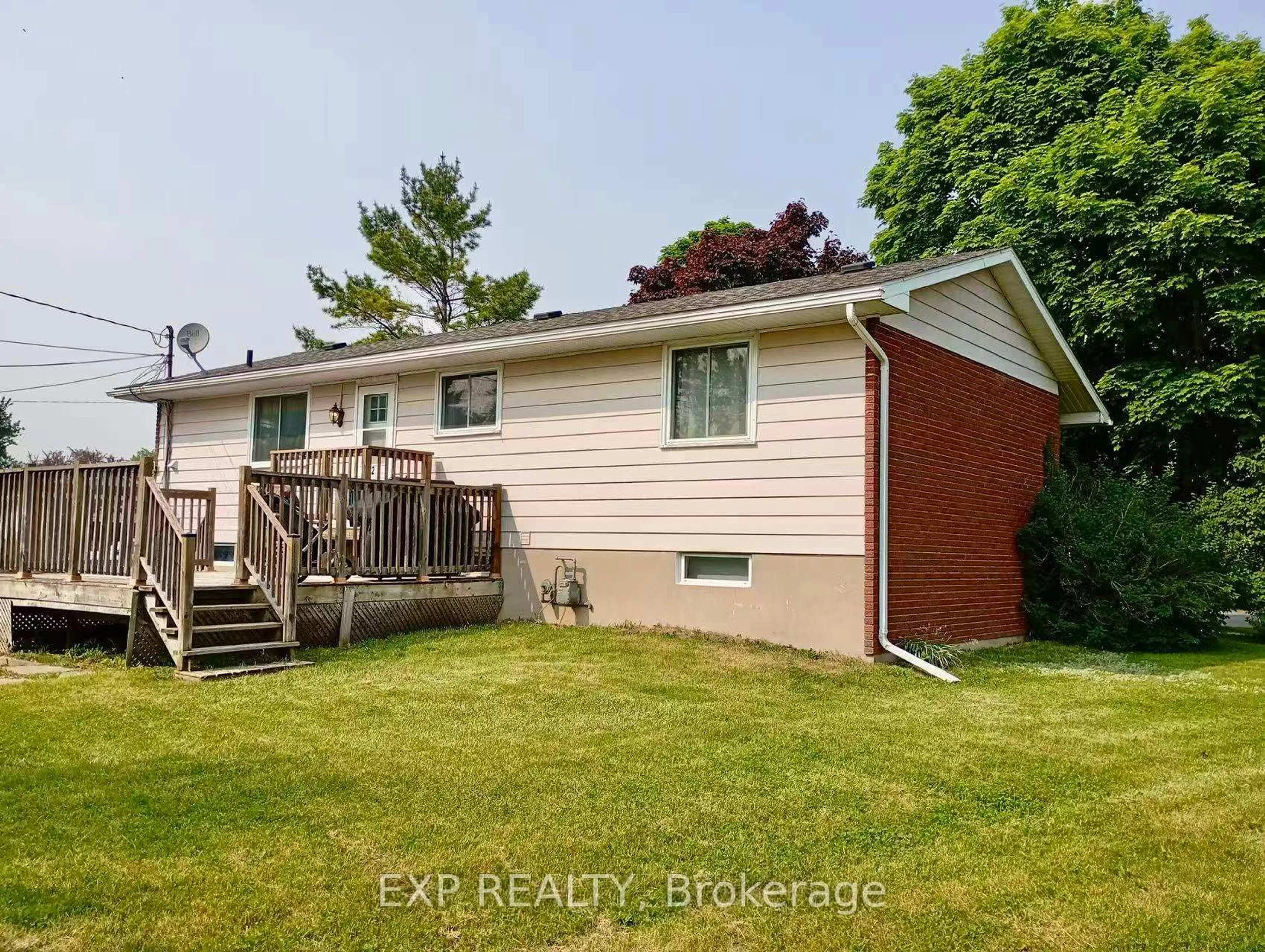 A pic from outside/outdoor area/front of a property/back of a property/a pic from drone, water/lake/river/ocean view for 84 SHERWOOD Ave, Loyalist Ontario K7N 1N5