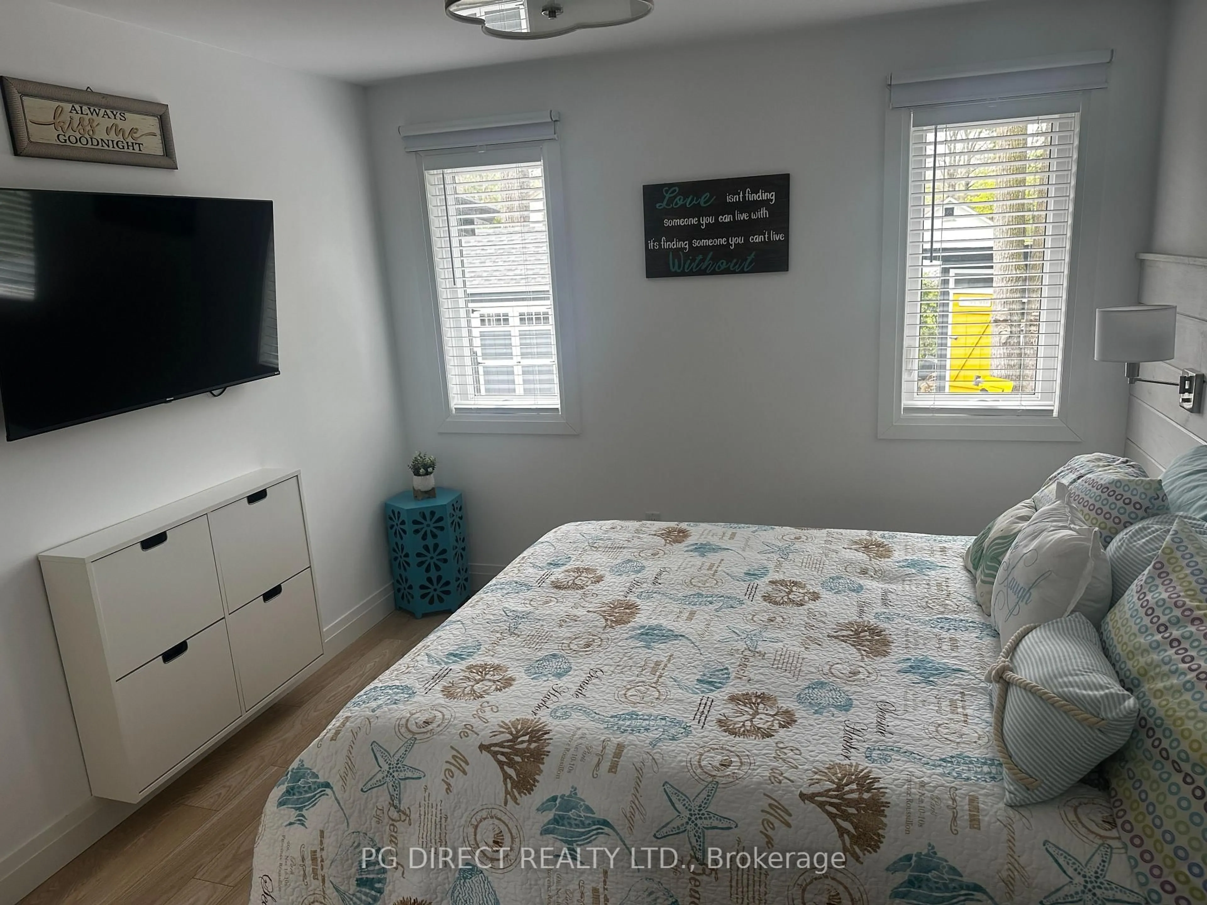 A pic of a room for 258 Owen St, Norfolk Ontario N3Y 2V2