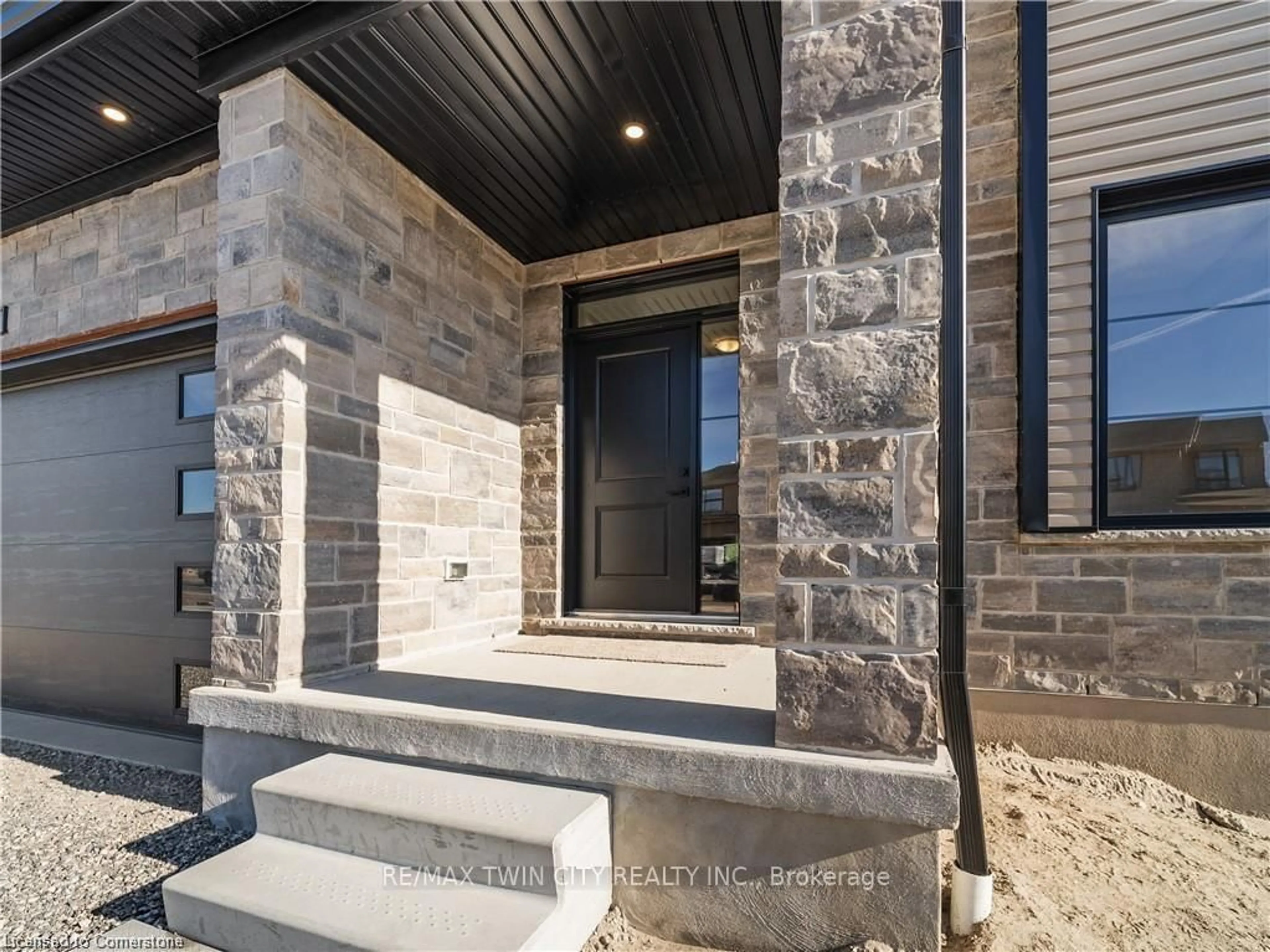 Home with brick exterior material, street for 168 Otterbein Rd, Kitchener Ontario N2B 0A8