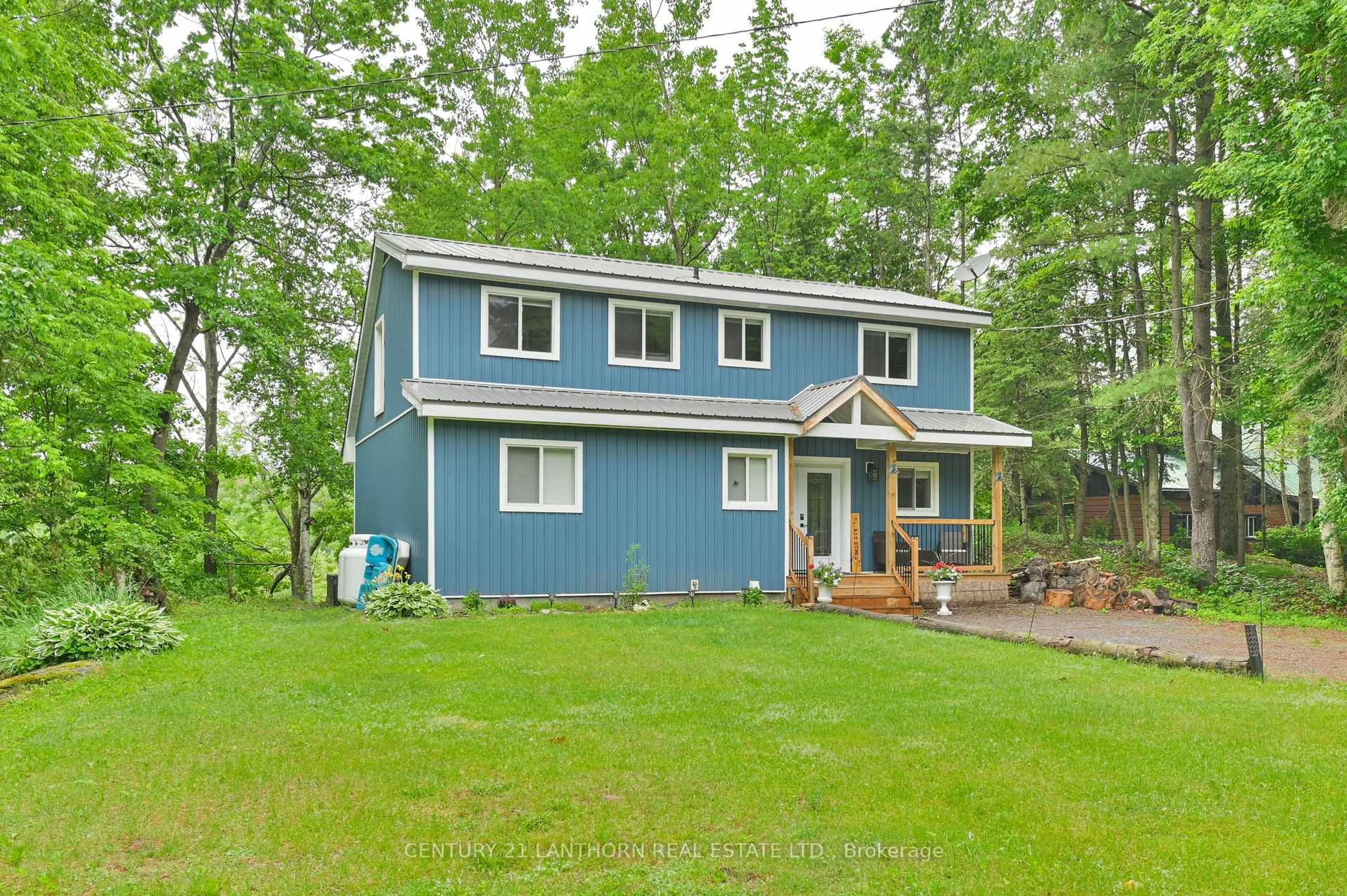 Home with vinyl exterior material, water/lake/river/ocean view for 135 Camp Lane, Tweed Ontario K0K 3J0