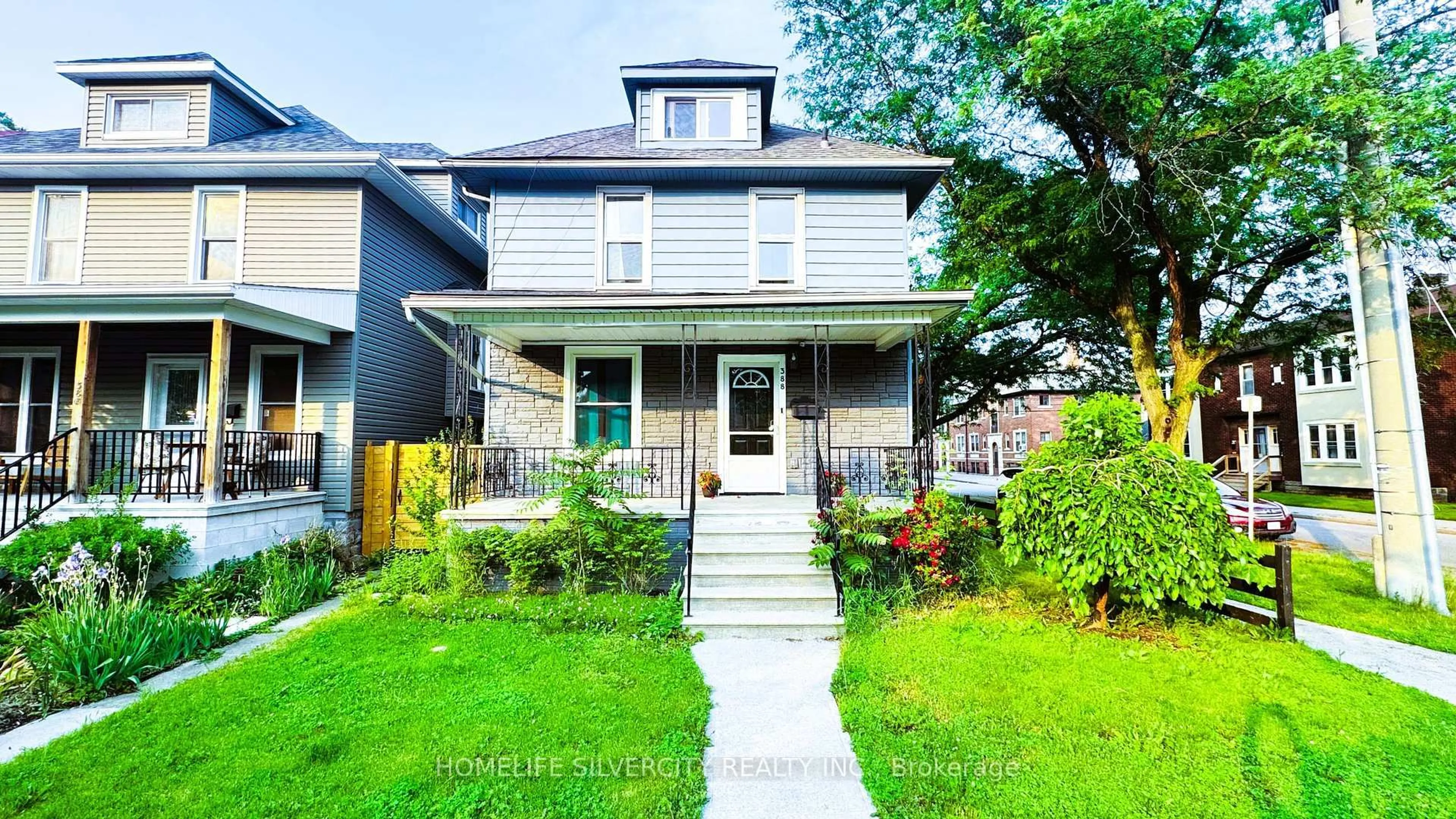 Home with vinyl exterior material, street for 388 Gladstone Ave, Windsor Ontario N9A 2P7