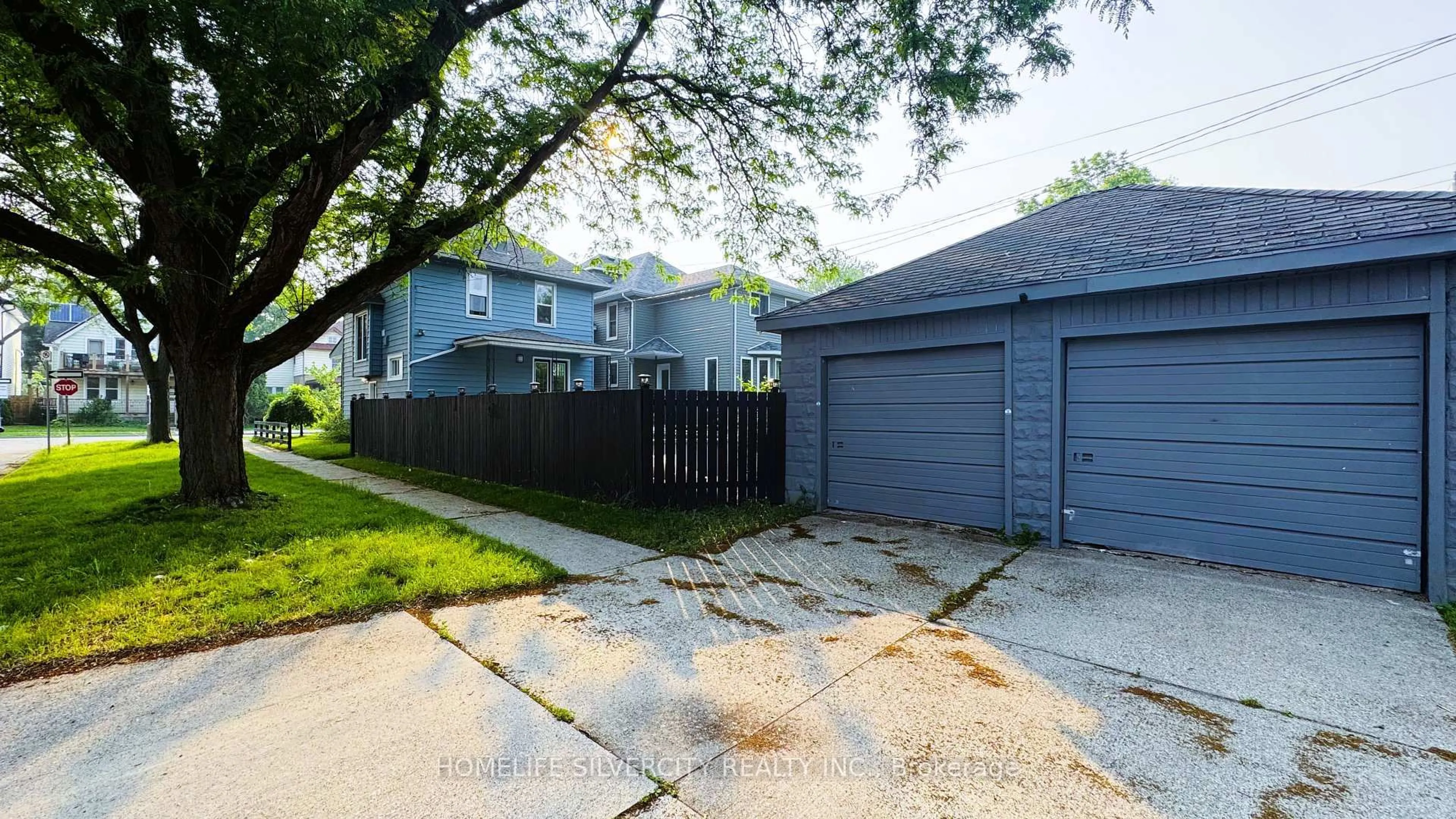 Unknown for 388 Gladstone Ave, Windsor Ontario N9A 2P7