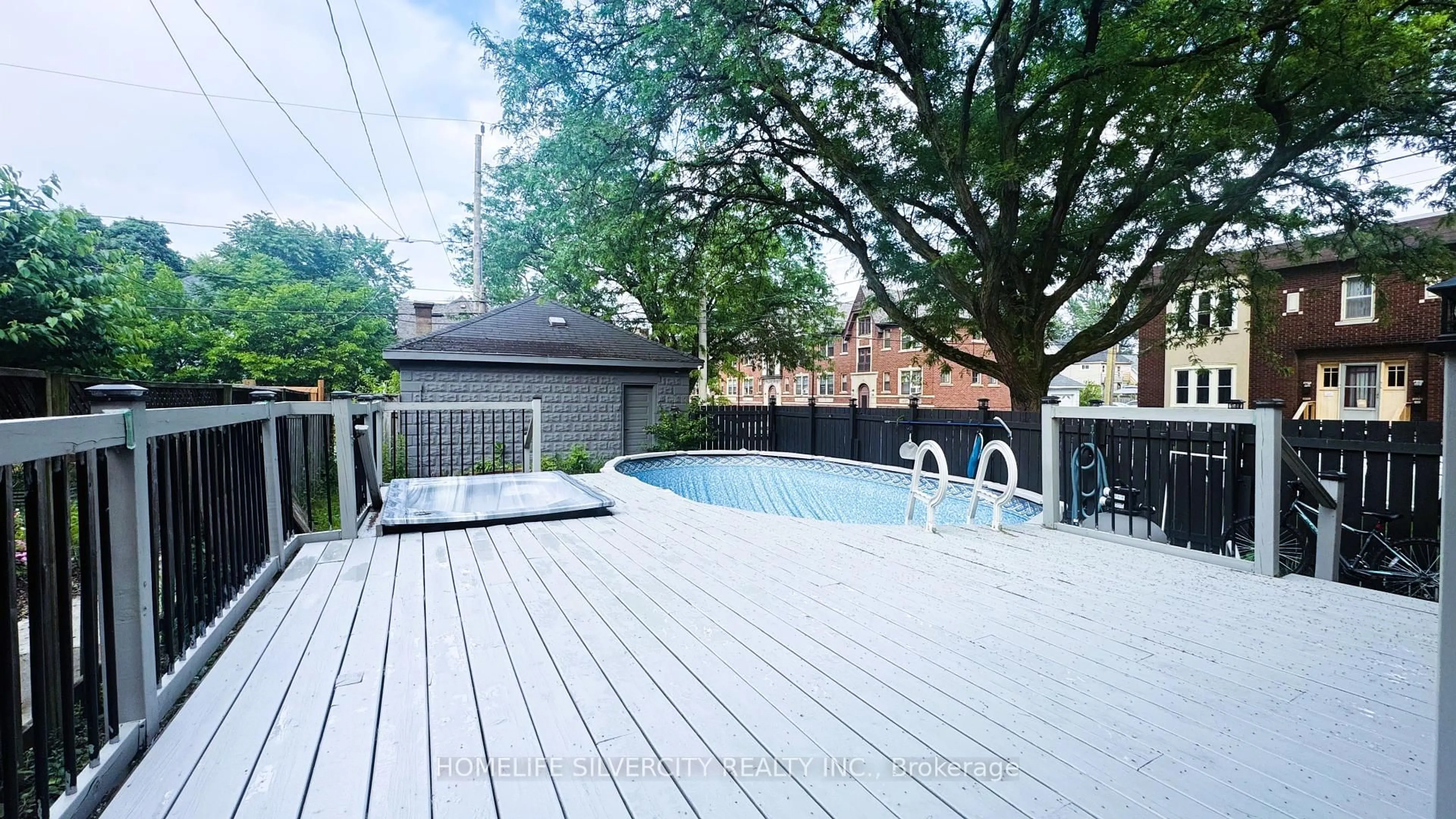 Pool for 388 Gladstone Ave, Windsor Ontario N9A 2P7