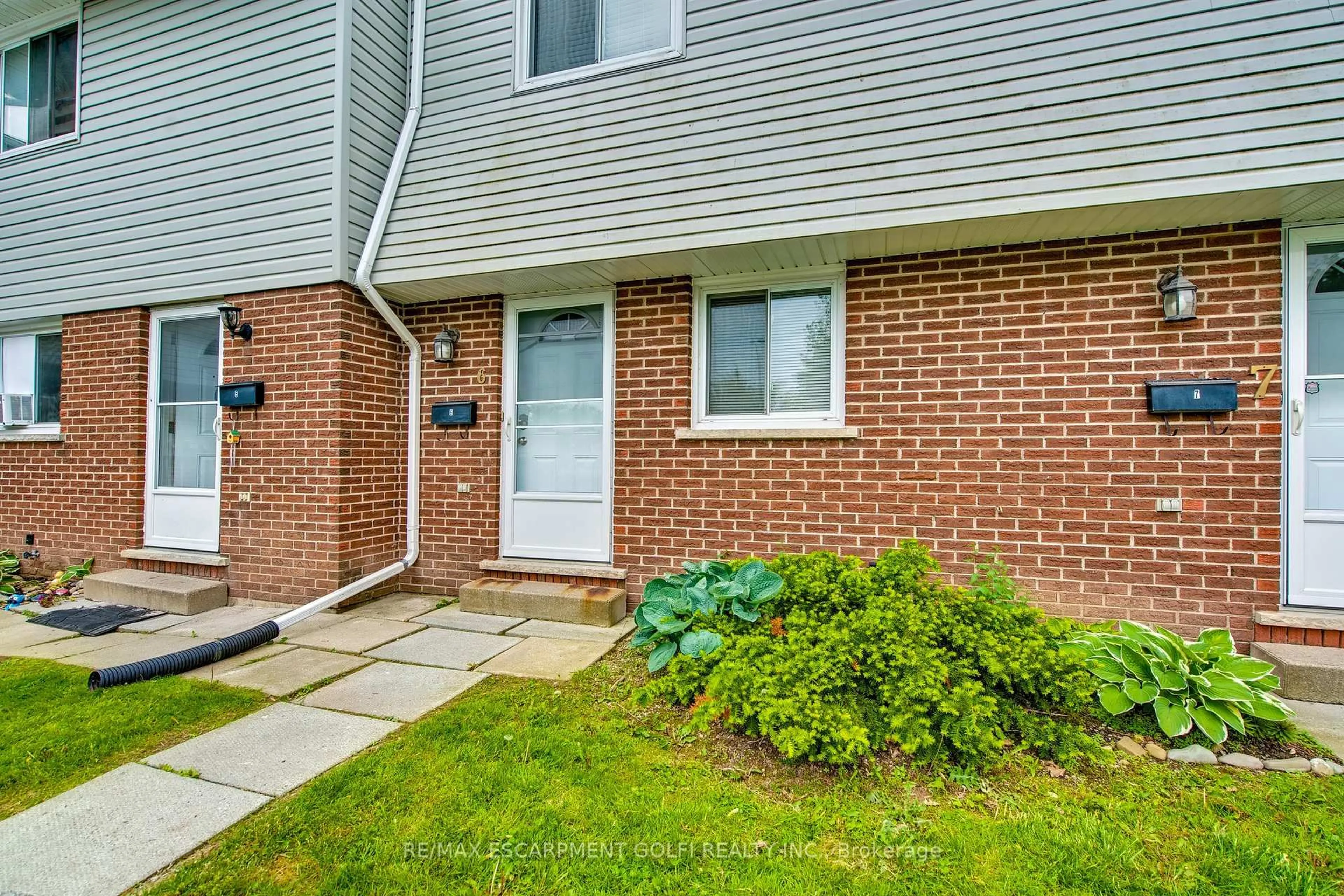 Unknown for 63 Empire St #6, Welland Ontario L3B 2L3