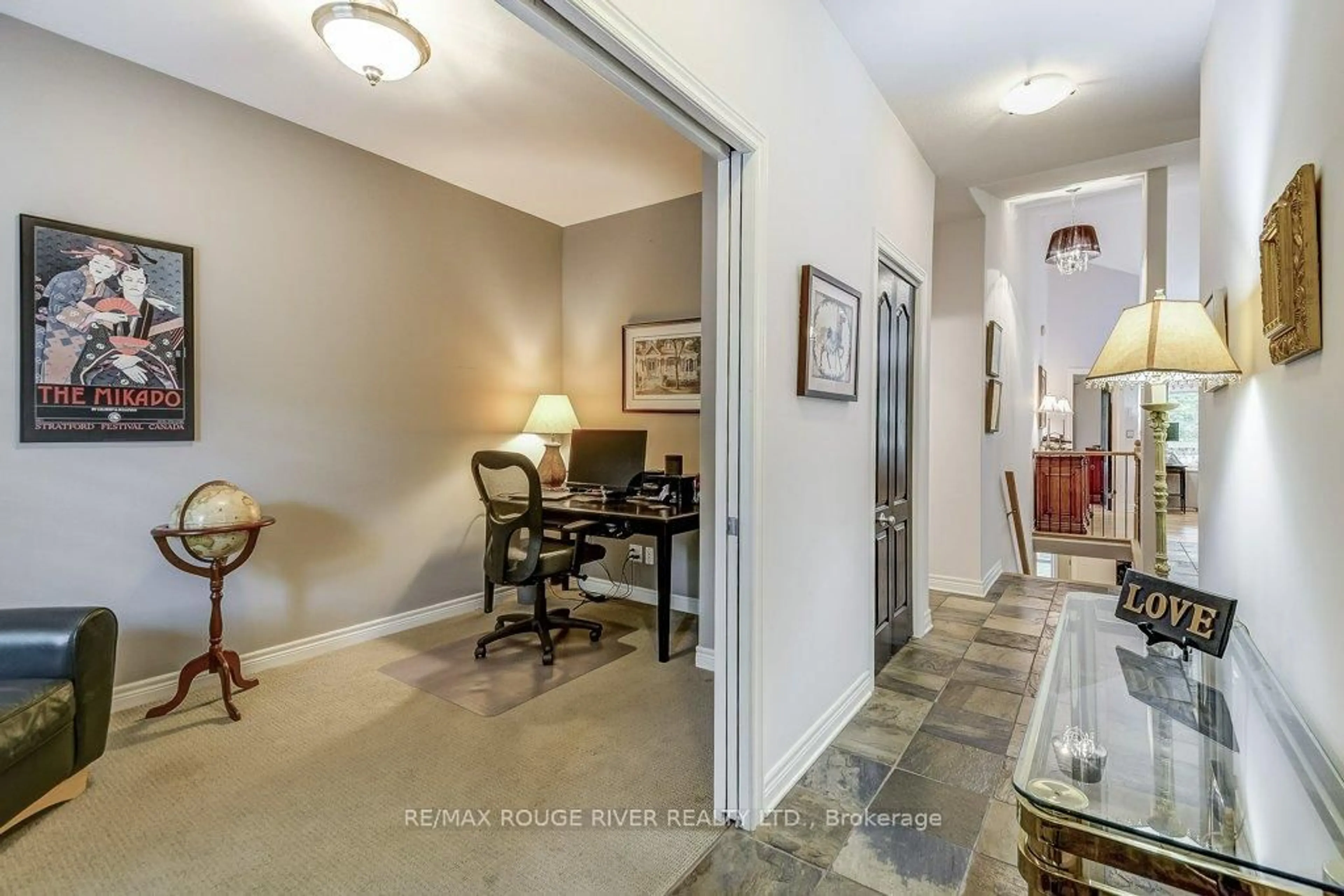 Indoor entryway for 1398 Pelham St #34, Pelham Ontario L0S 1E7