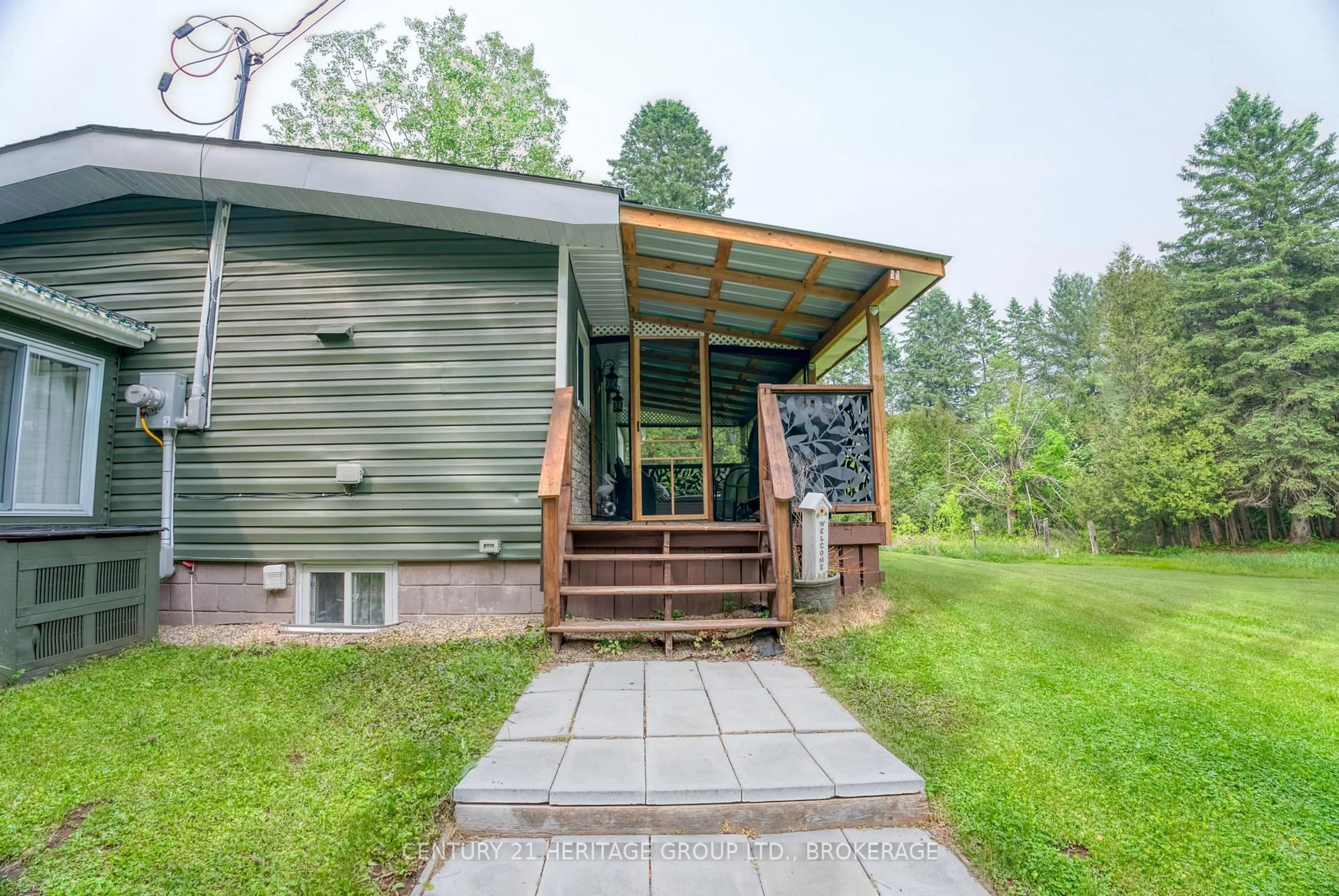 Patio, unknown for 122 Paudash School Rd, Bancroft Ontario K0L 1C0