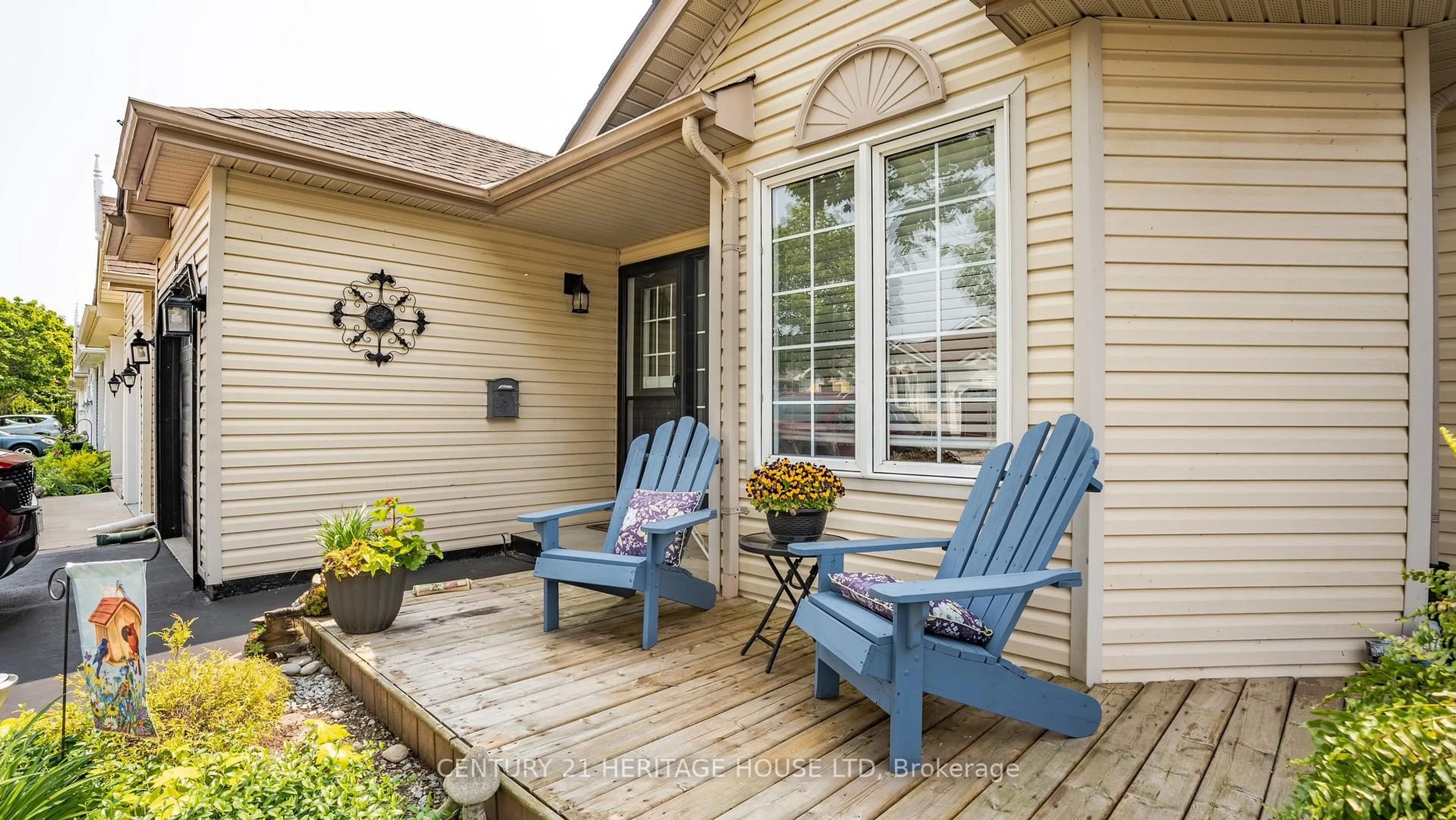 Home with vinyl exterior material, street for 21 Long Point Blvd, Haldimand Ontario N0E 1M0
