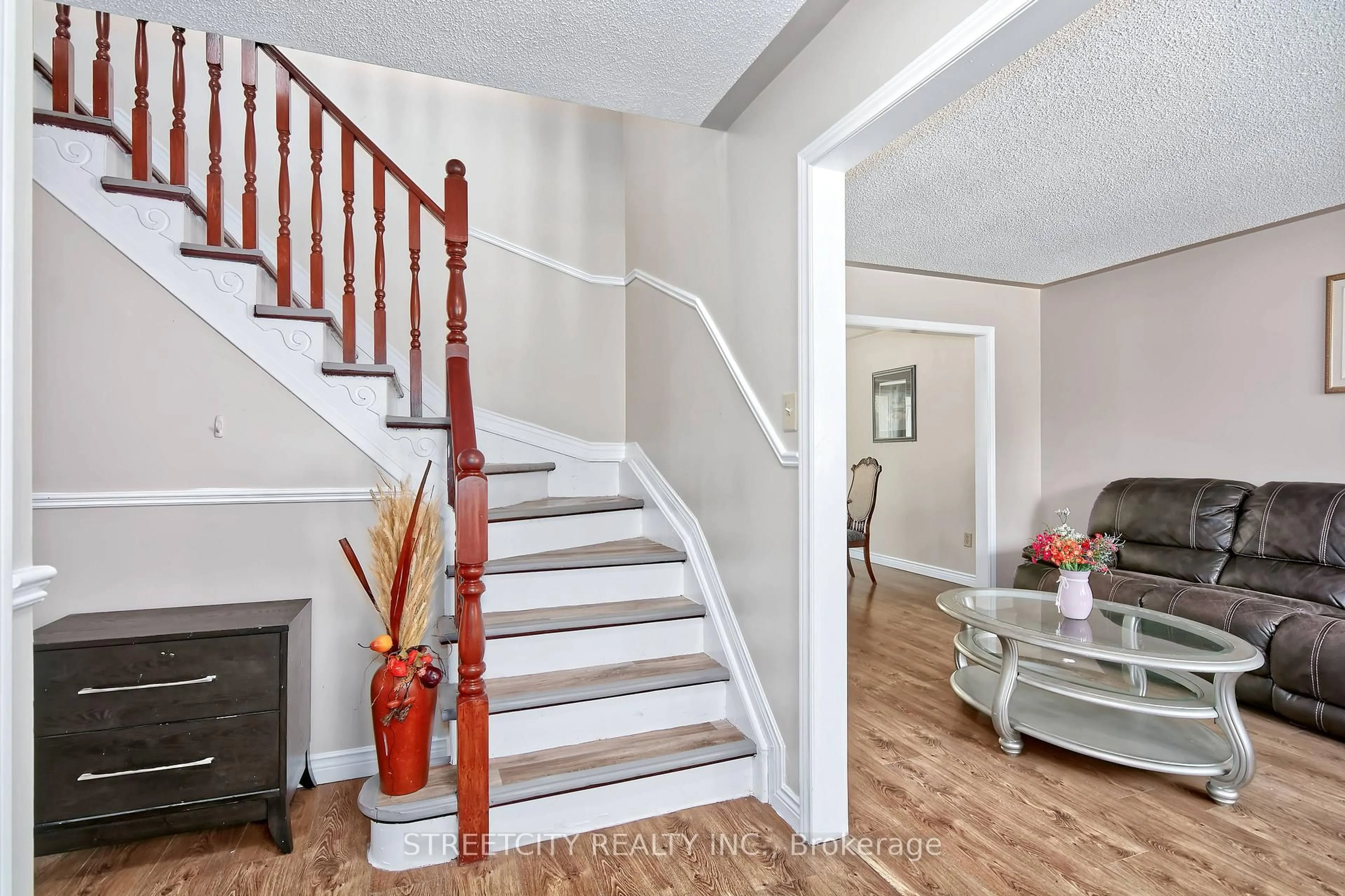 Unknown for 42 Laurel St, London North Ontario N6H 4W4