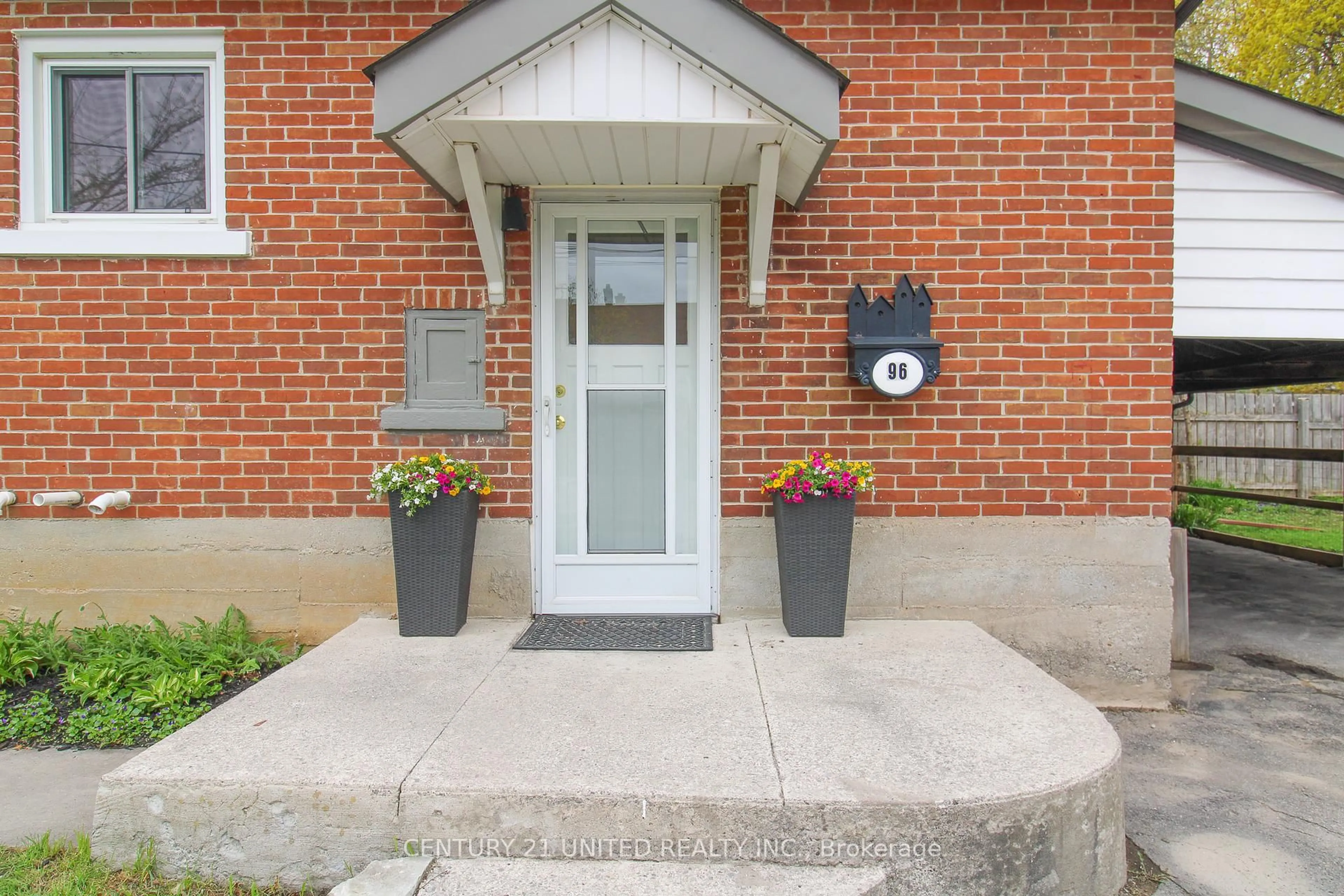 Unknown for 96 Montgomery St, Peterborough South Ontario K9J 1W9