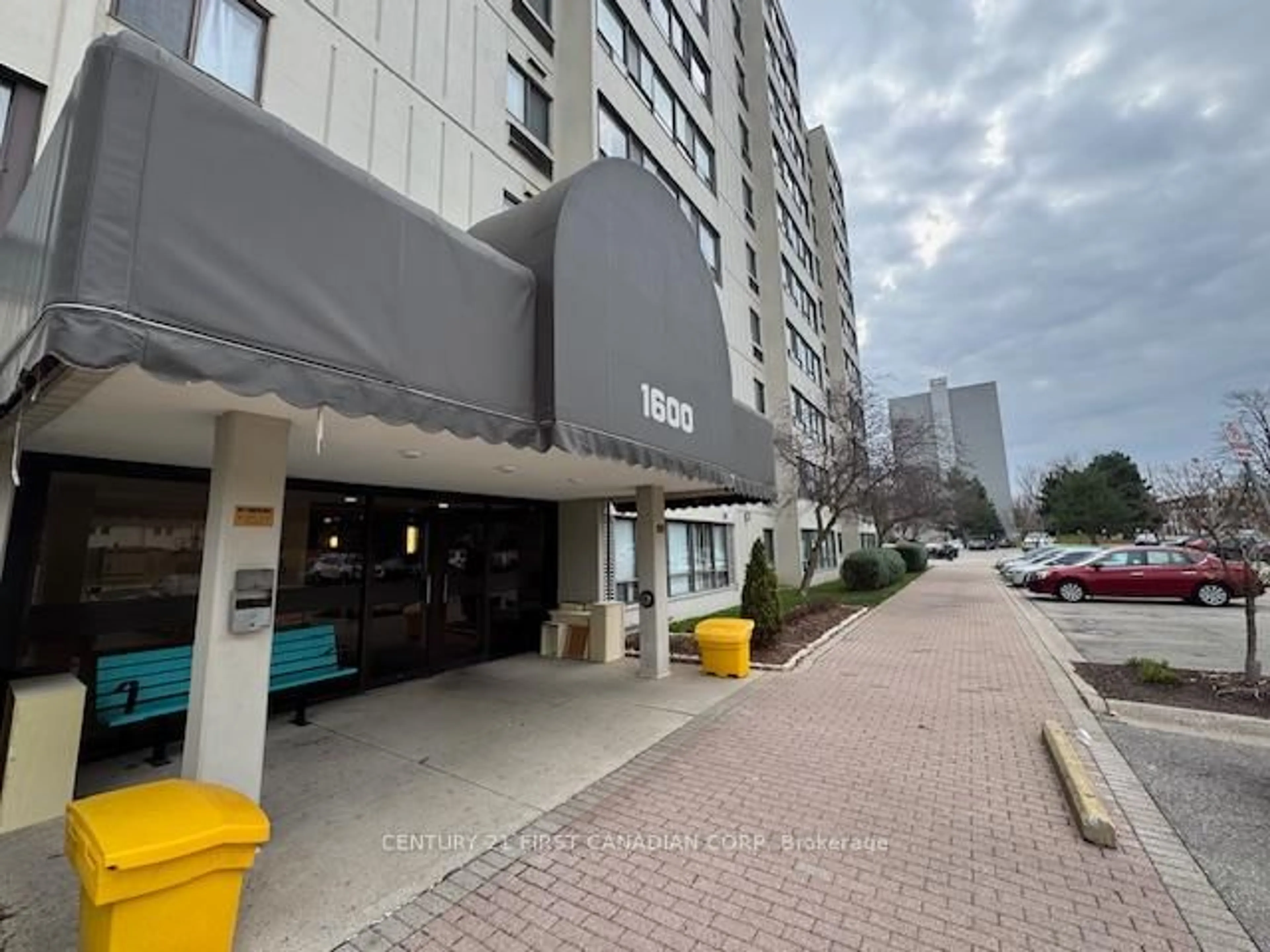 Unknown for 1600 Adelaide St #107, London North Ontario N5X 3H6