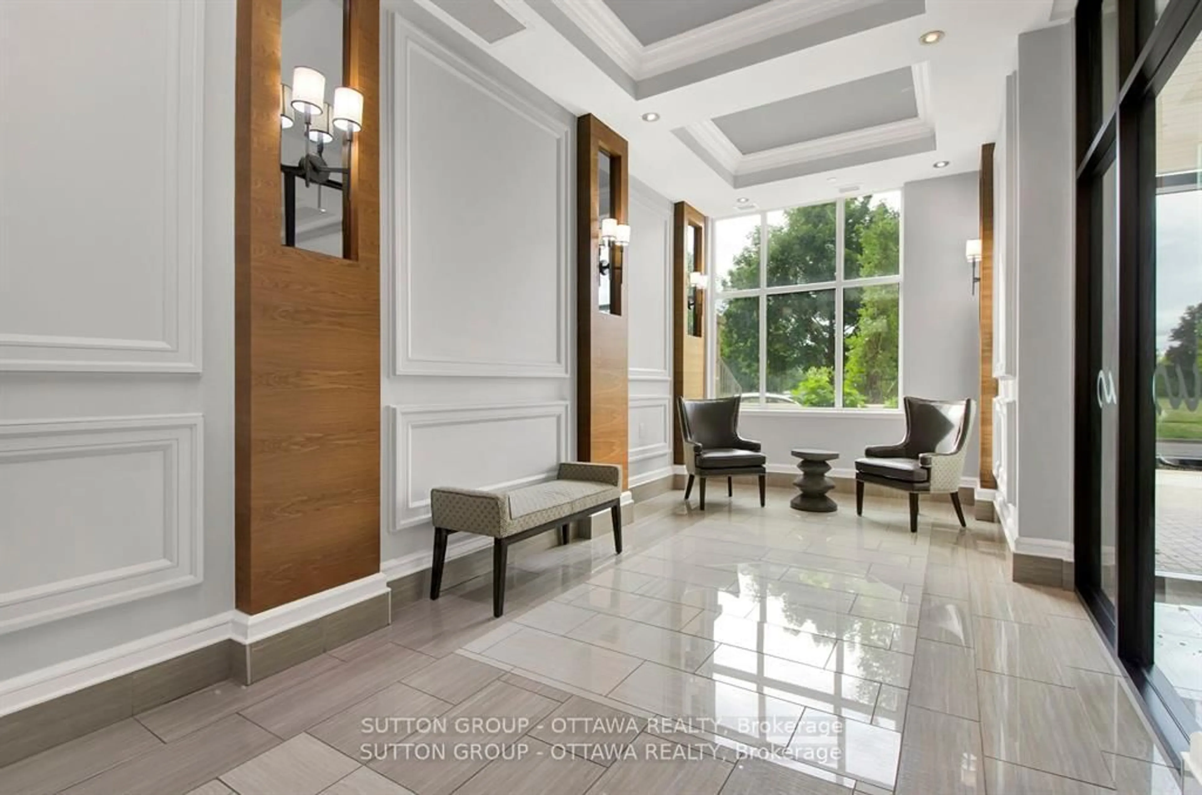 Indoor foyer for 316 Bruyere St #216, Ottawa Ontario K1N 0C3