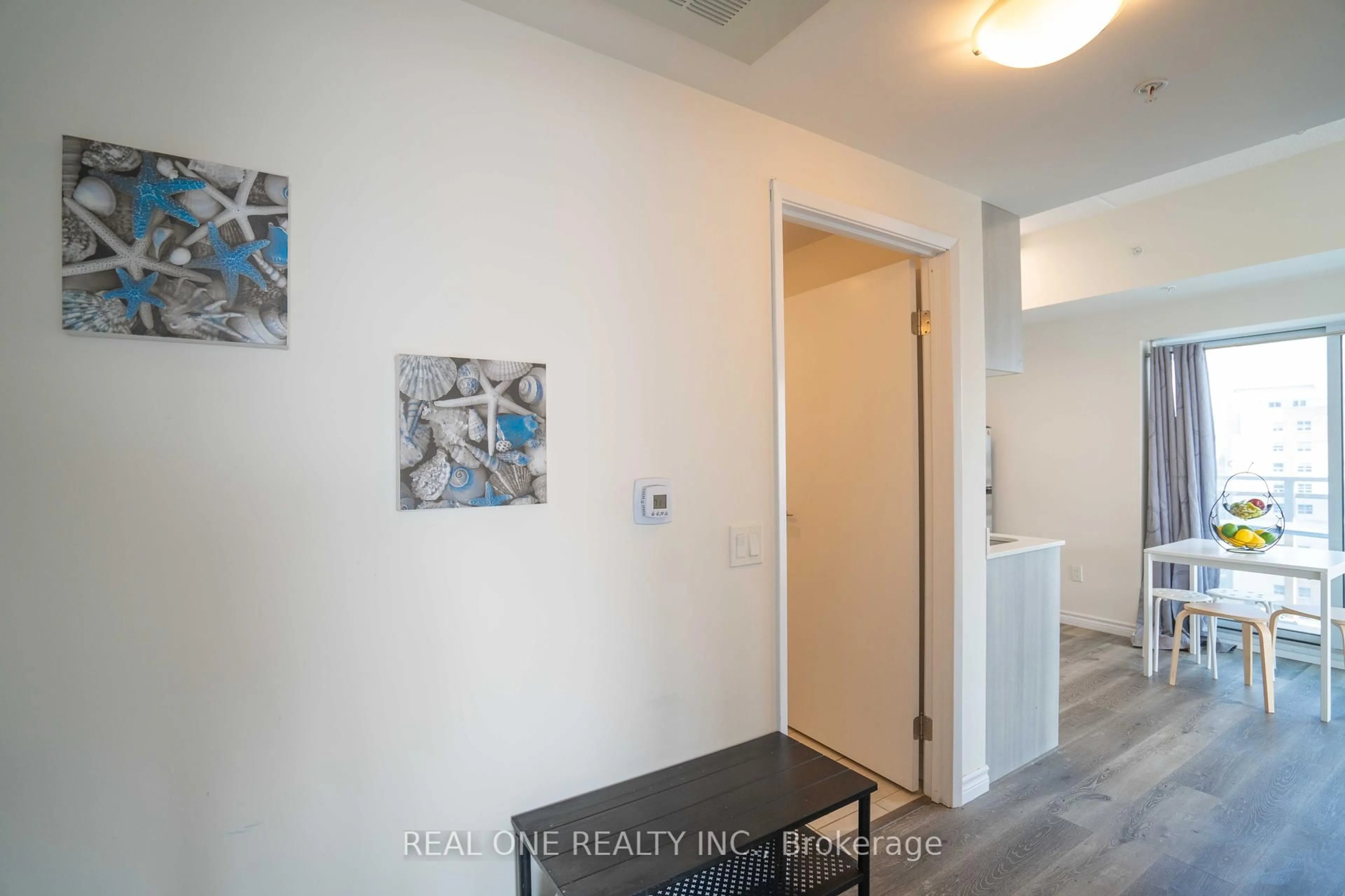 Indoor entryway for 246 Lester St #902, Waterloo Ontario N2L 0H1
