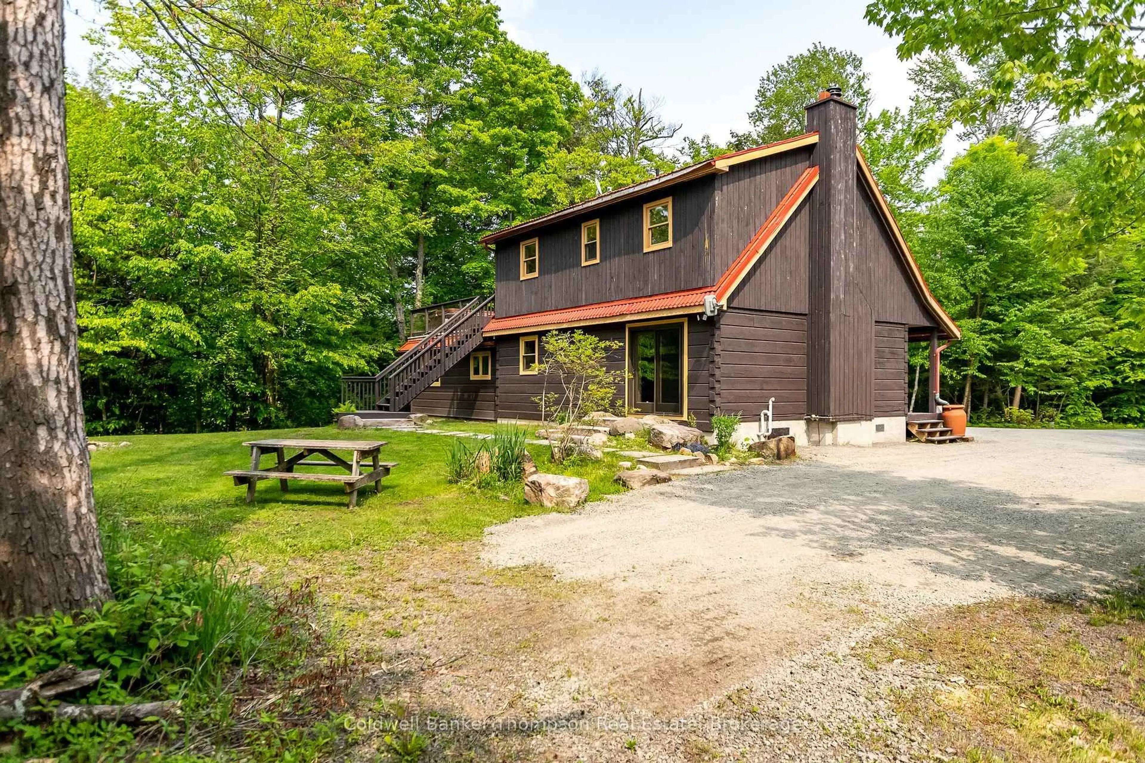 Patio, unknown for 1626 Port Cunnington Rd, Lake of Bays Ontario P0A 1H0