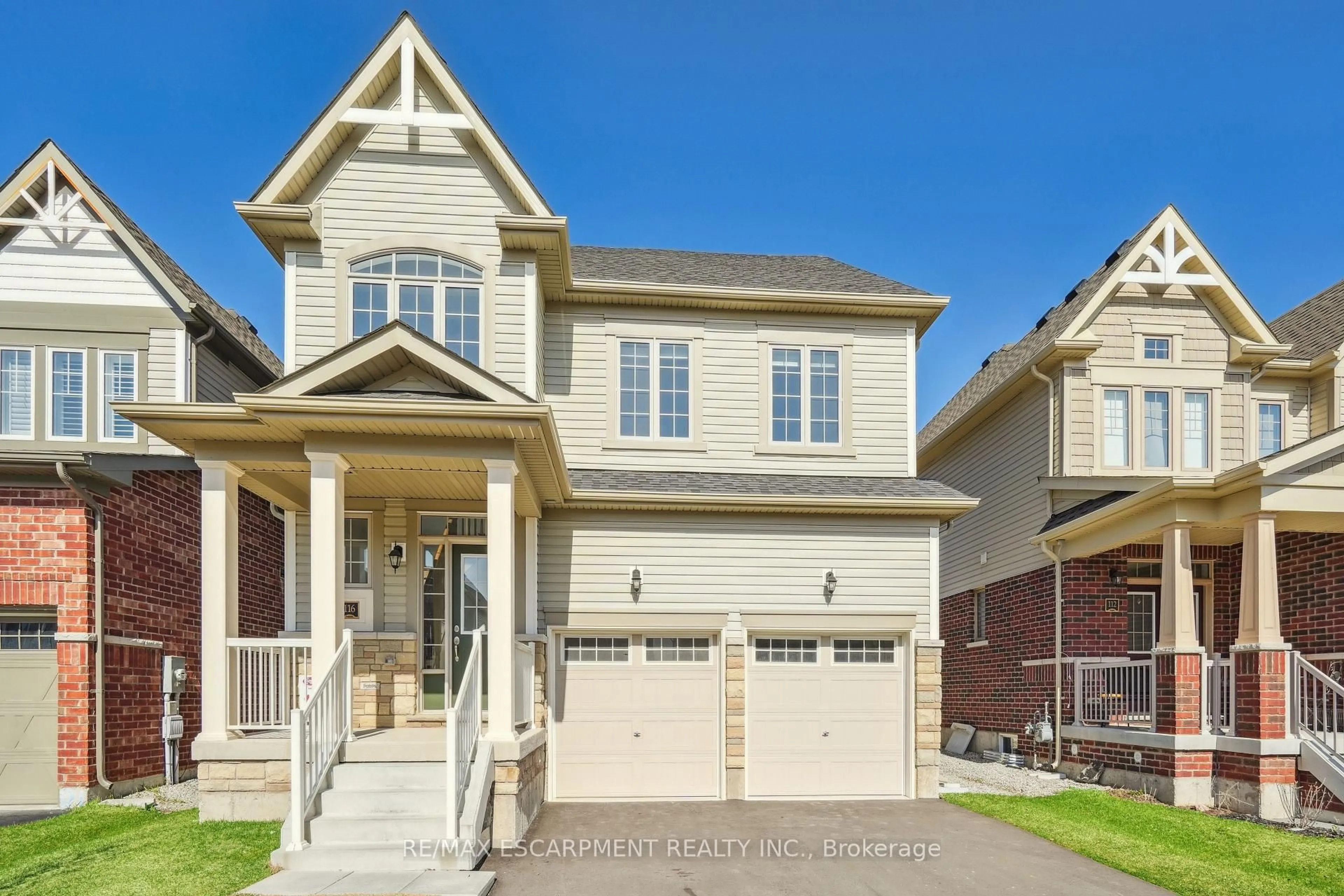 Home with vinyl exterior material, street for 116 Pick Rd, Guelph/Eramosa Ontario N0B 2K0