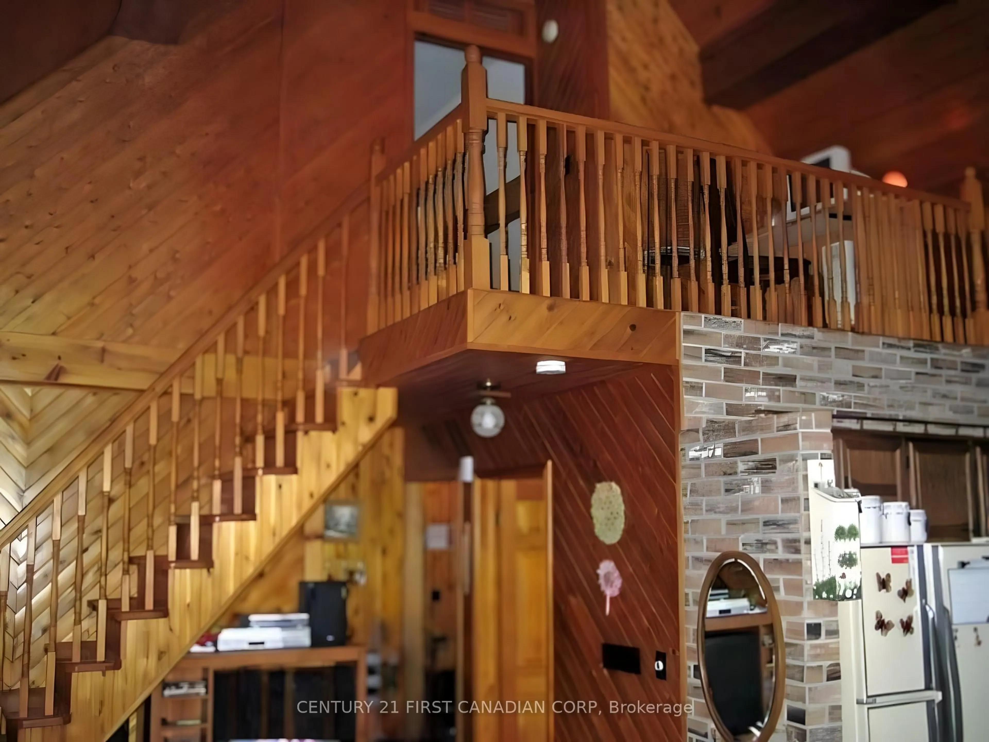 Indoor foyer for 109 Cressey Rd, Thessalon Ontario P0R 1L0