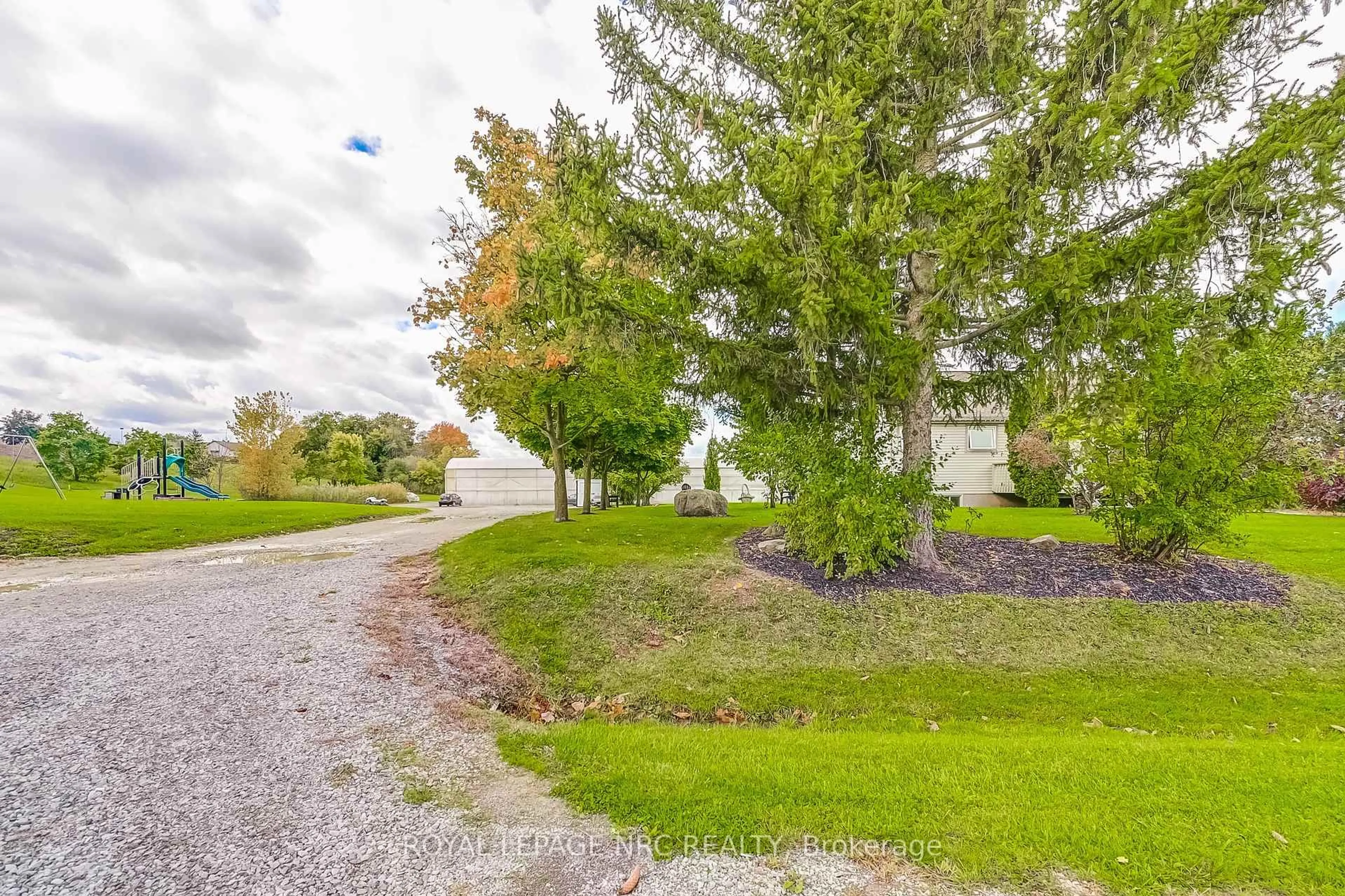 A pic from outside/outdoor area/front of a property/back of a property/a pic from drone, unknown for 430 CONCESSION 7 Rd, Niagara-on-the-Lake Ontario L0S 1S0